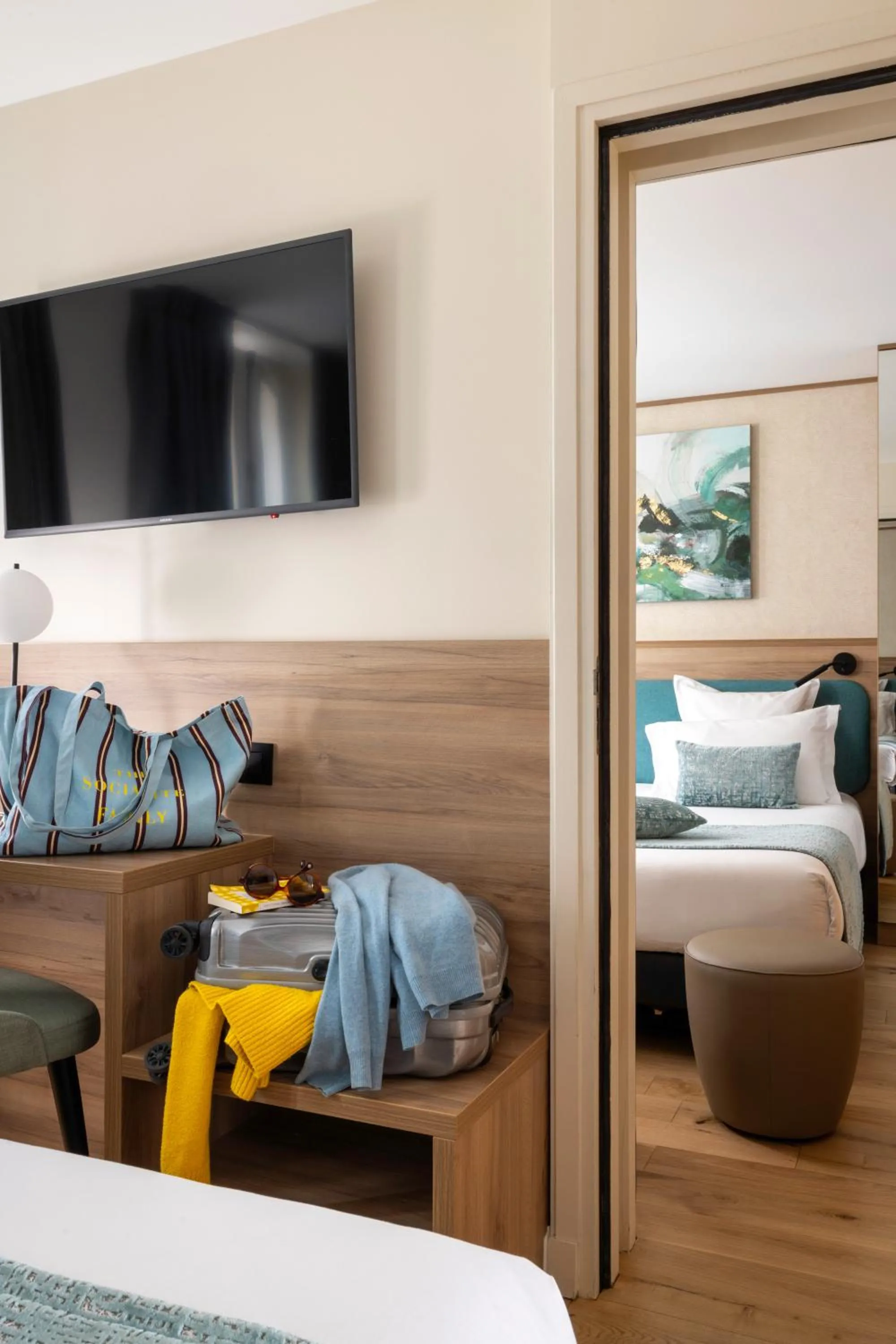 Bed in Hôtel Théorème