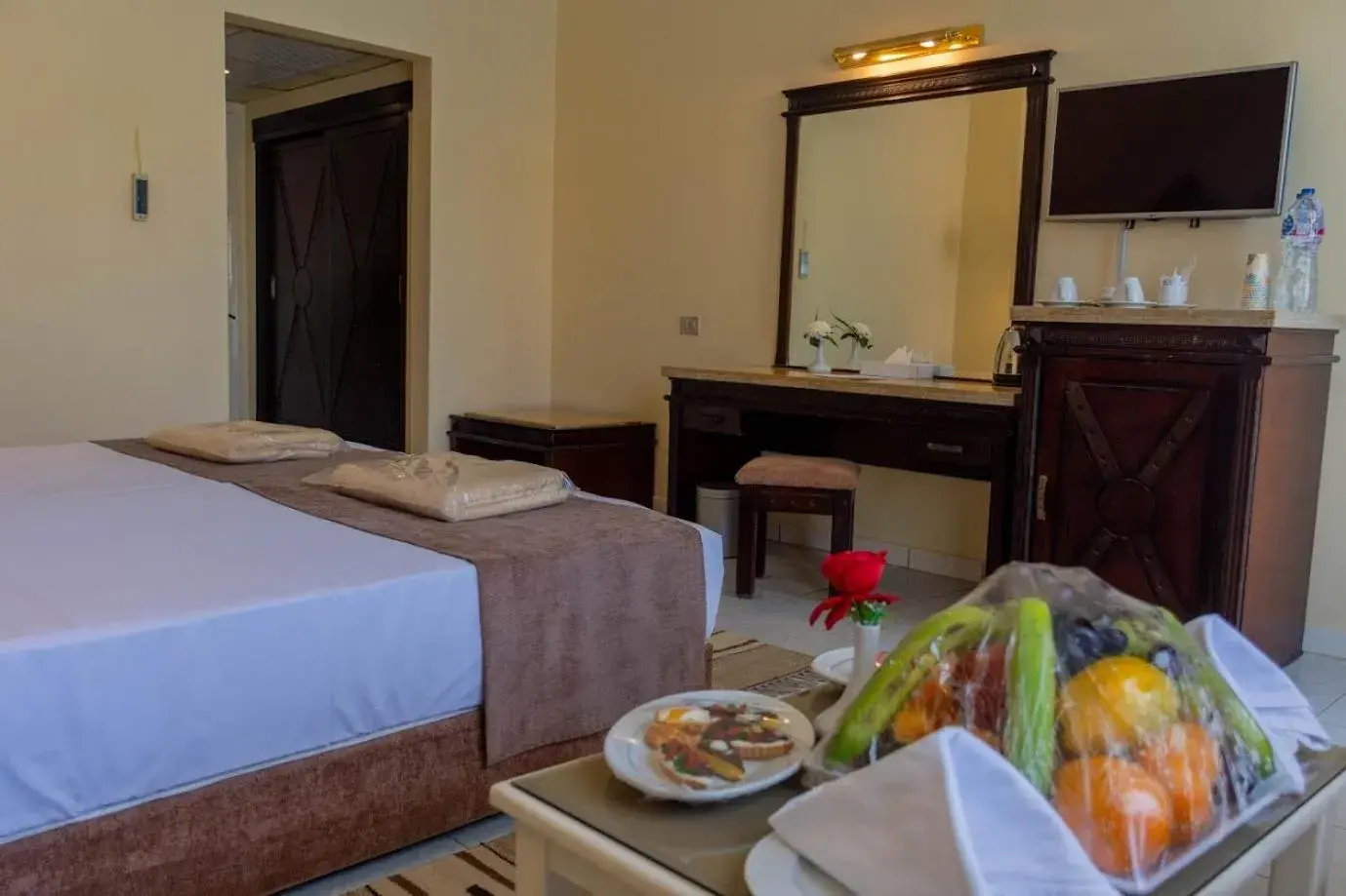 Standard Twin Room with Garden View - single occupancy in Cataract Resort & Aqua Park Naama Bay Standard Twin Room with Garden View - single occupancy in Cataract Resort & Aqua Park Naama Bay