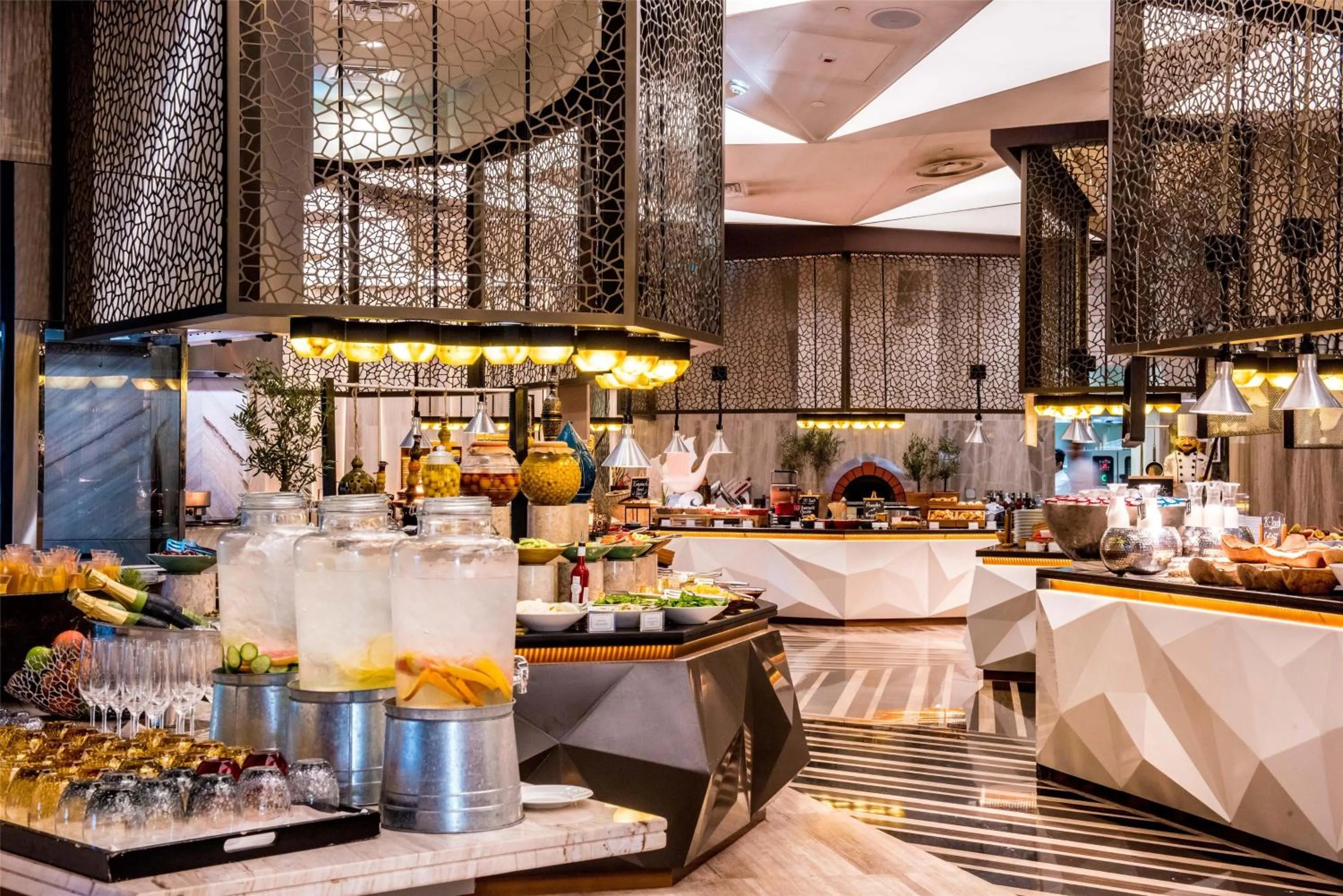 Restaurant/places to eat in Kempinski Hotel Muscat