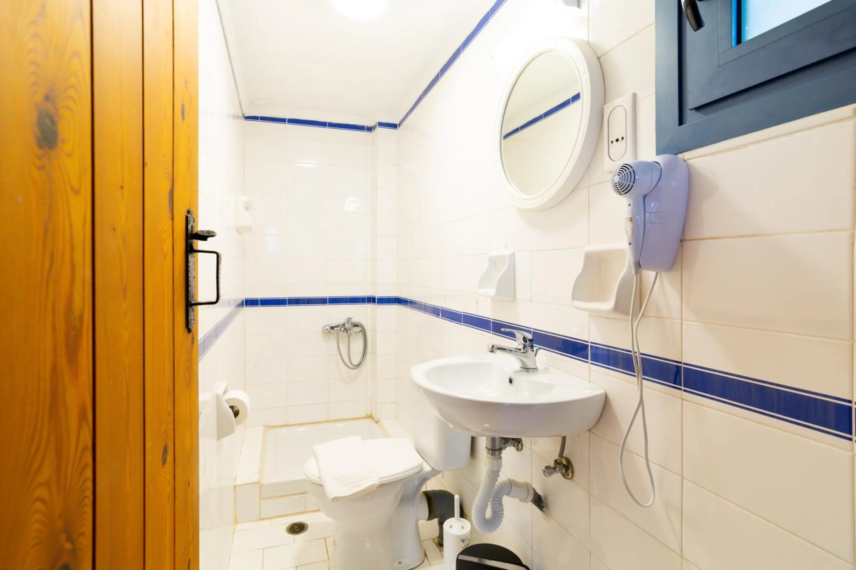 Bathroom in Okirroi Villas Chersonissos
