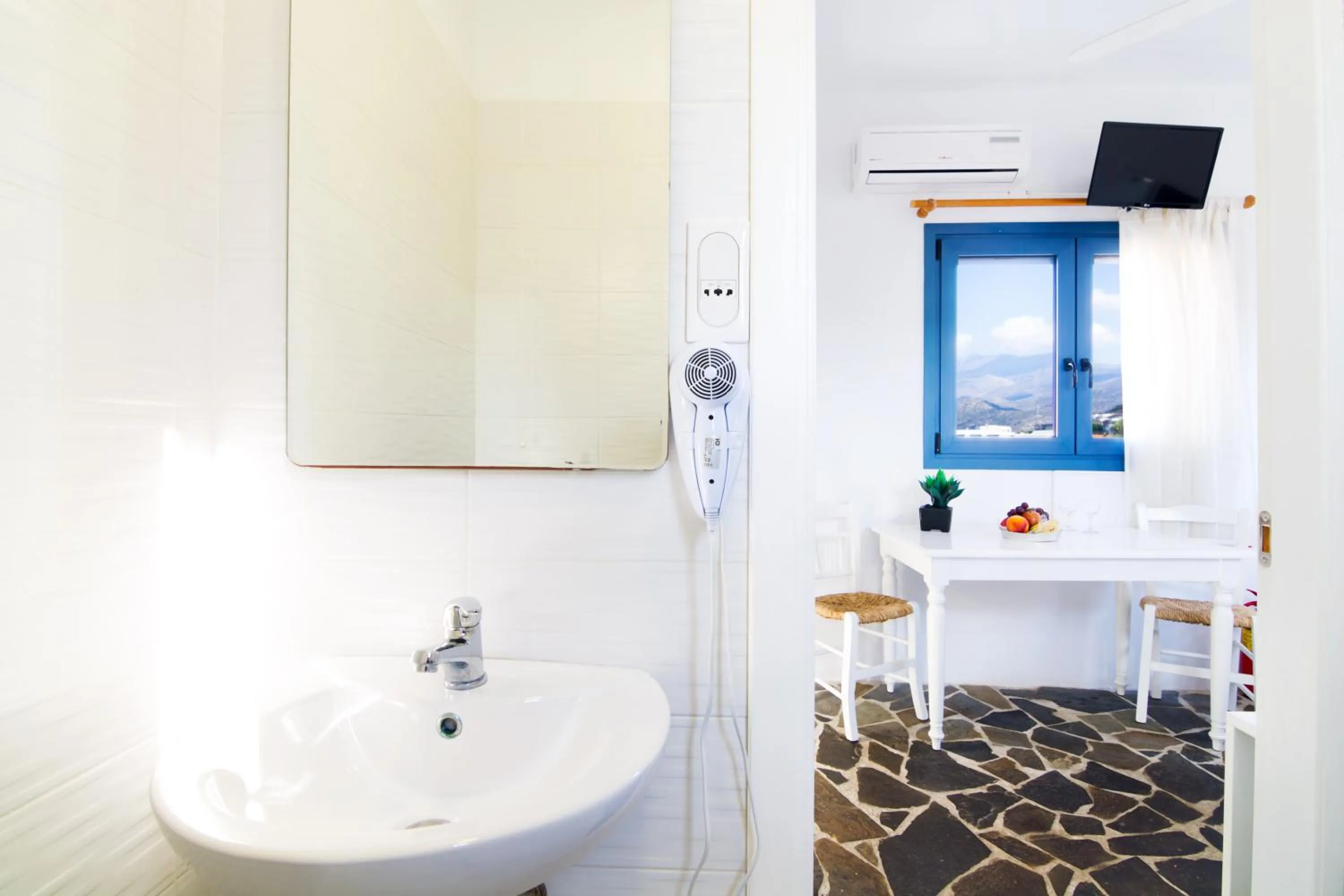 Bathroom in Okirroi Villas Chersonissos