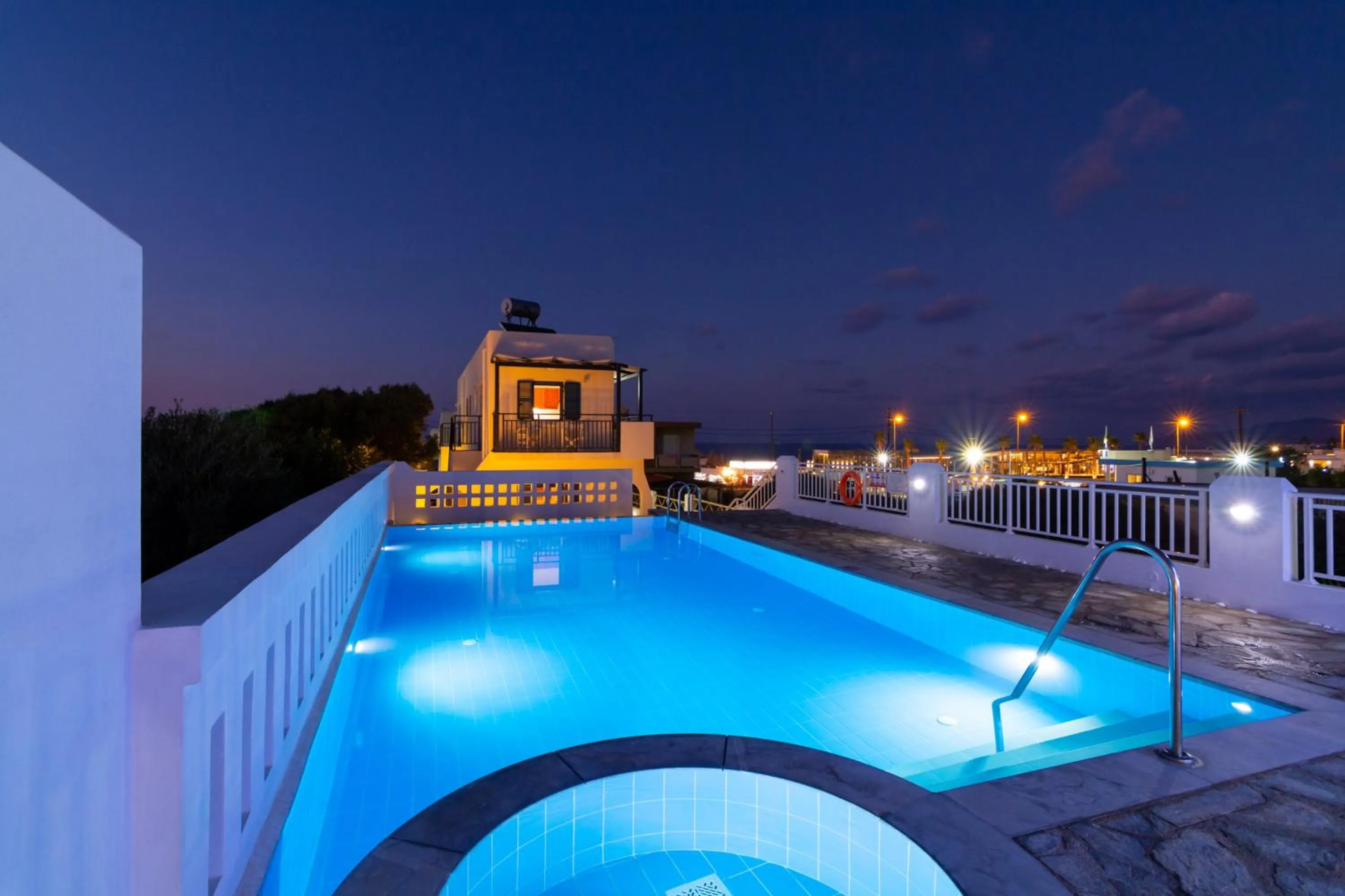 Night in Okirroi Villas Chersonissos