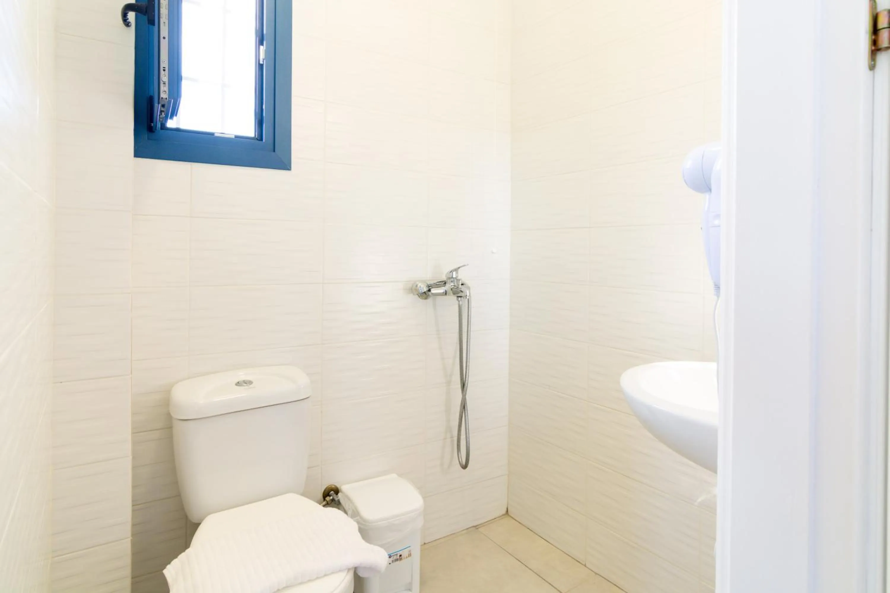 Bathroom in Okirroi Villas Chersonissos