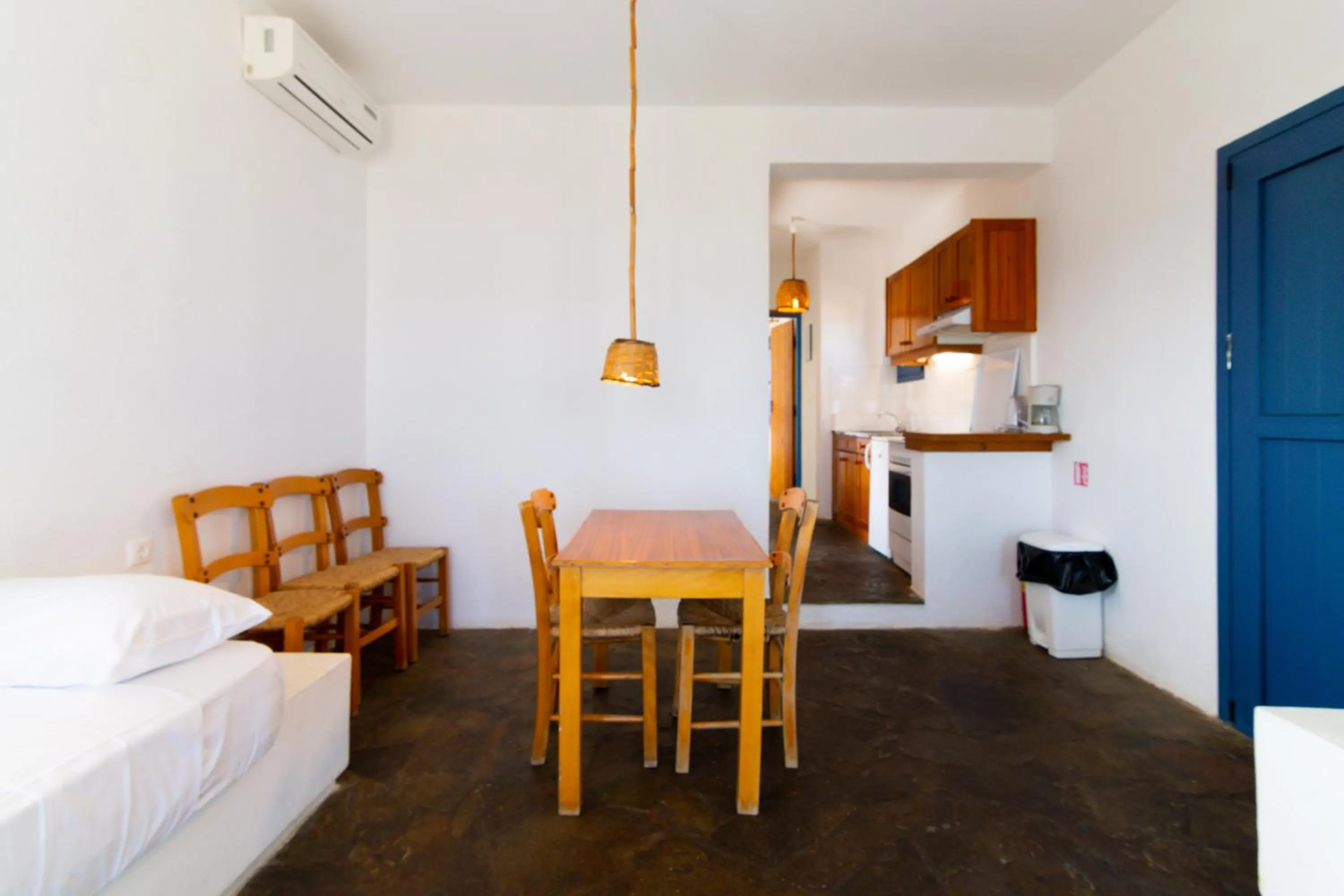 Dining area, Bed in Okirroi Villas Chersonissos
