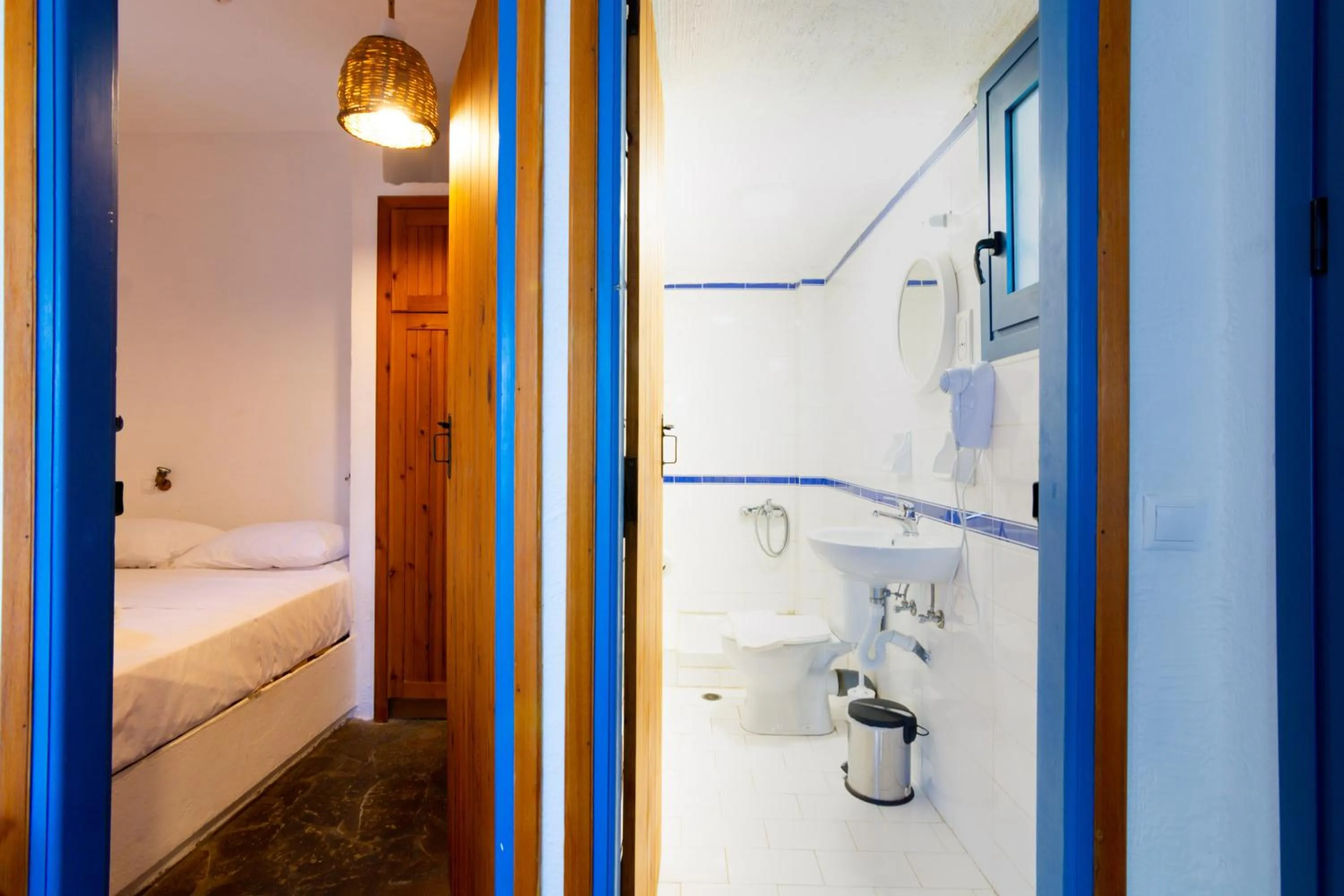 Bathroom, Bed in Okirroi Villas Chersonissos