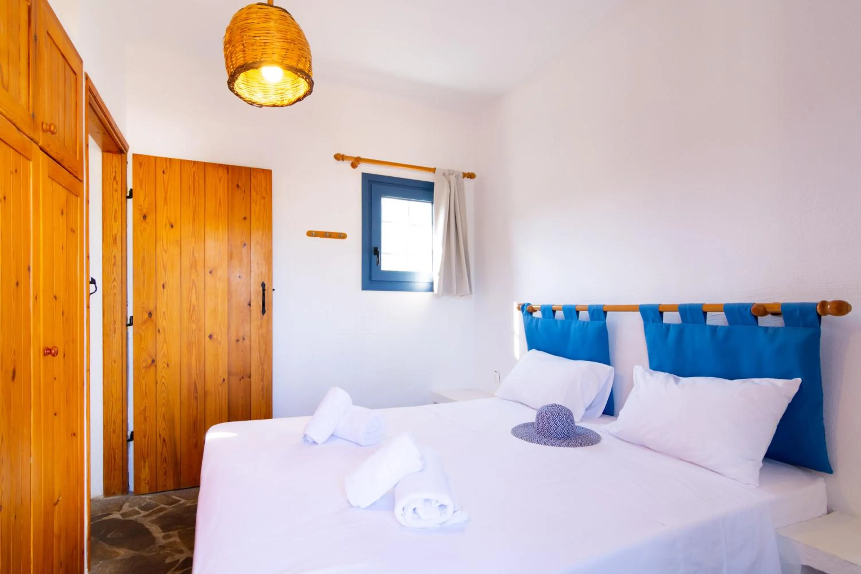 Kitchen or kitchenette, Bed in Okirroi Villas Chersonissos