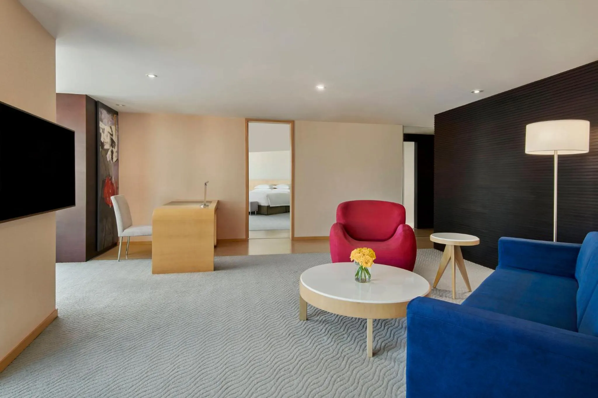 Bedroom in Crowne Plaza Zhuhai City Center by IHG