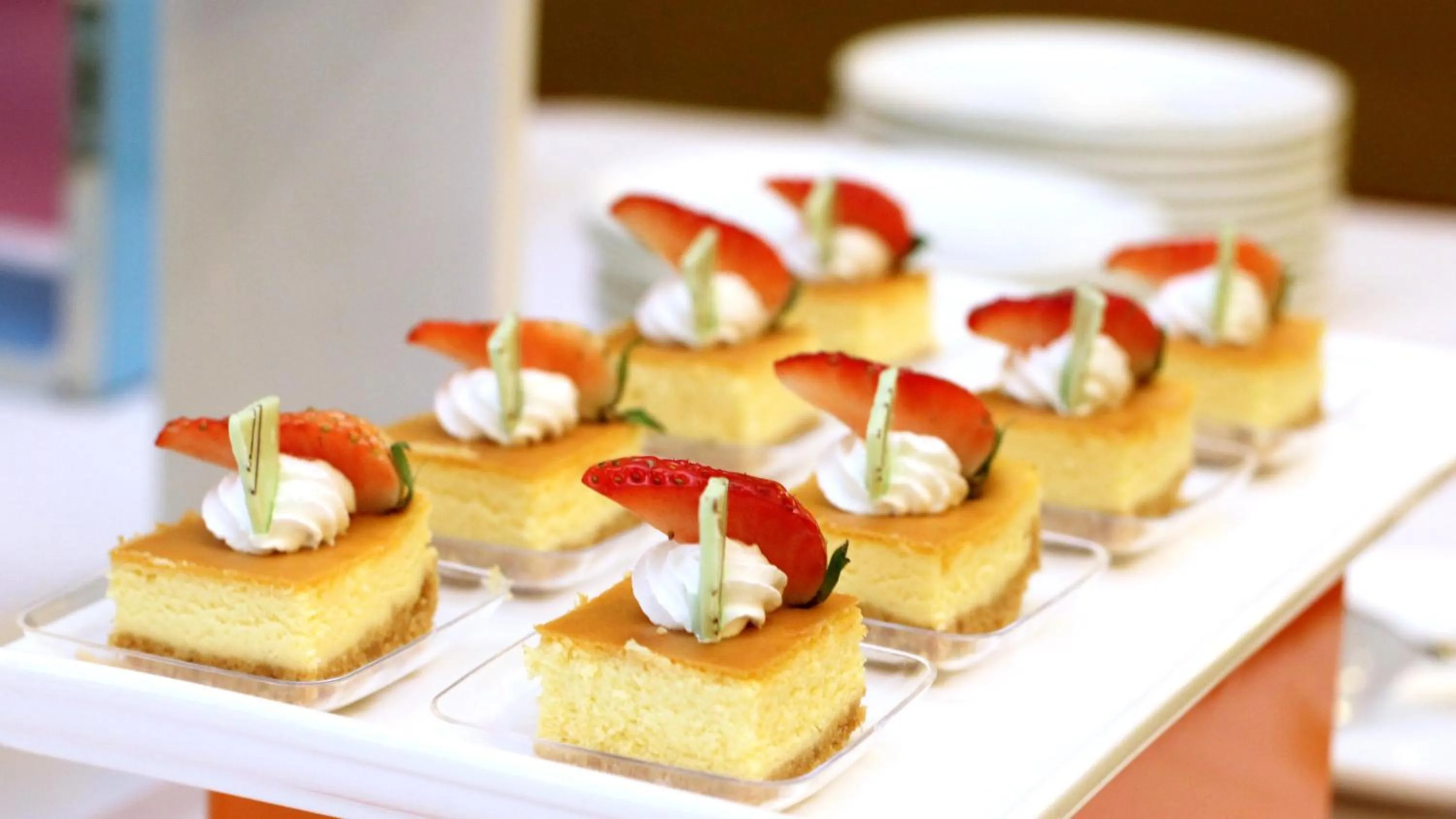 Restaurant/places to eat in Crowne Plaza Zhuhai City Center by IHG