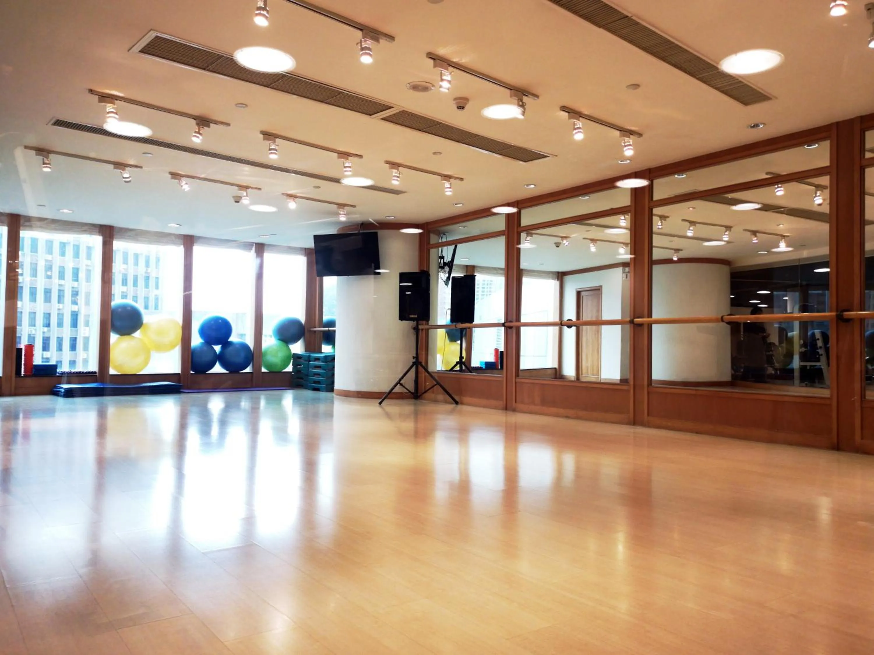 Fitness centre/facilities in Crowne Plaza Zhuhai City Center by IHG