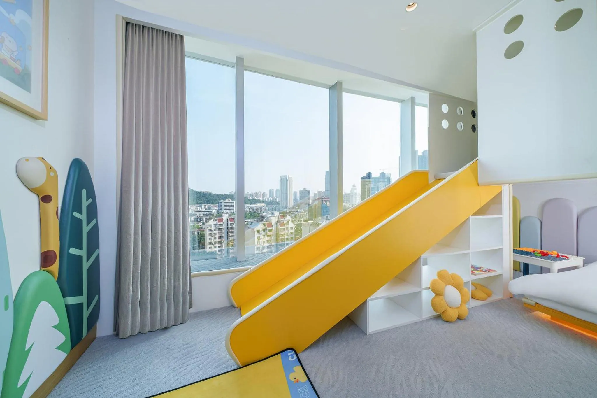 Photo of the whole room in Crowne Plaza Zhuhai City Center by IHG