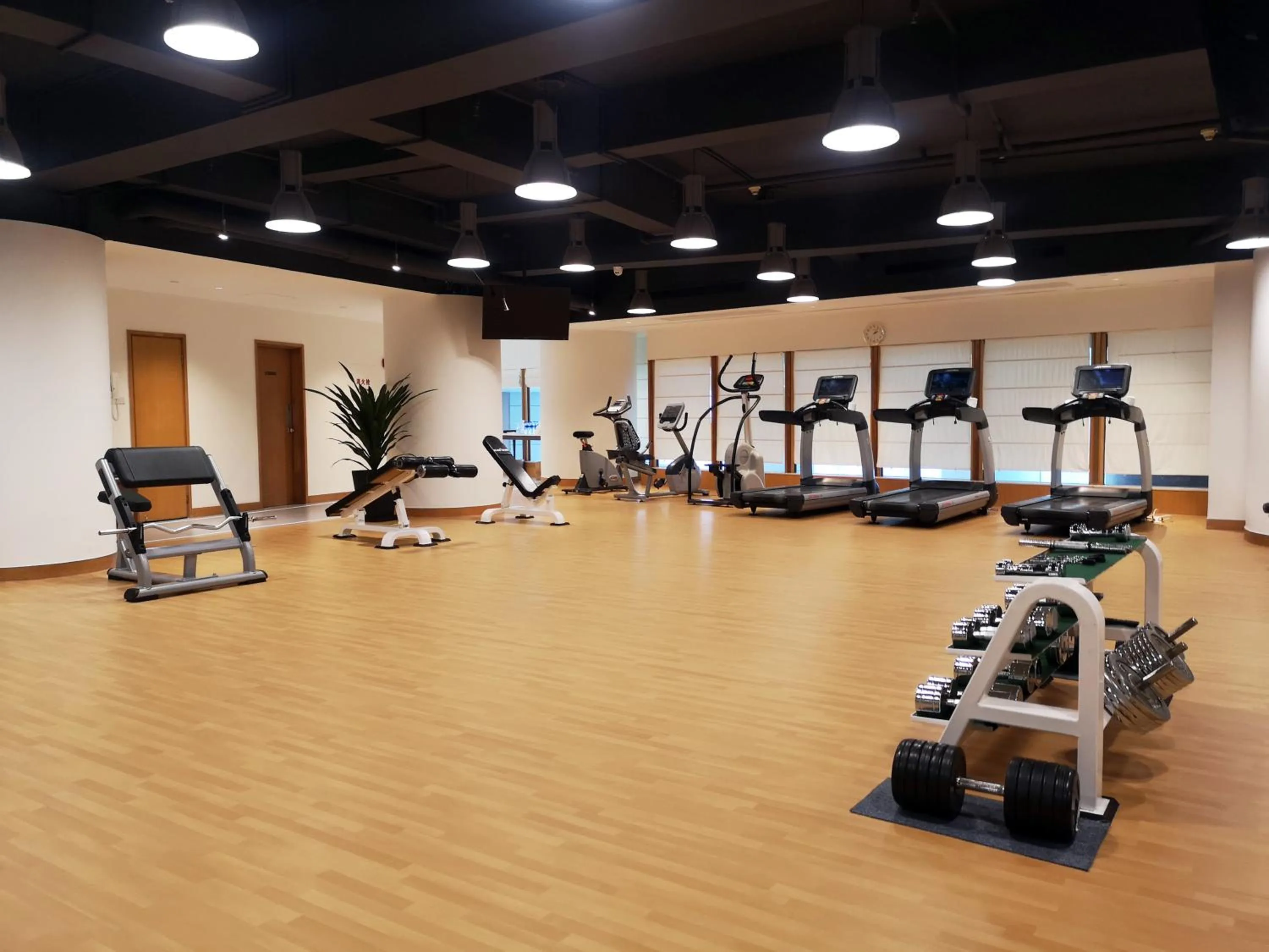 Fitness centre/facilities in Crowne Plaza Zhuhai City Center by IHG