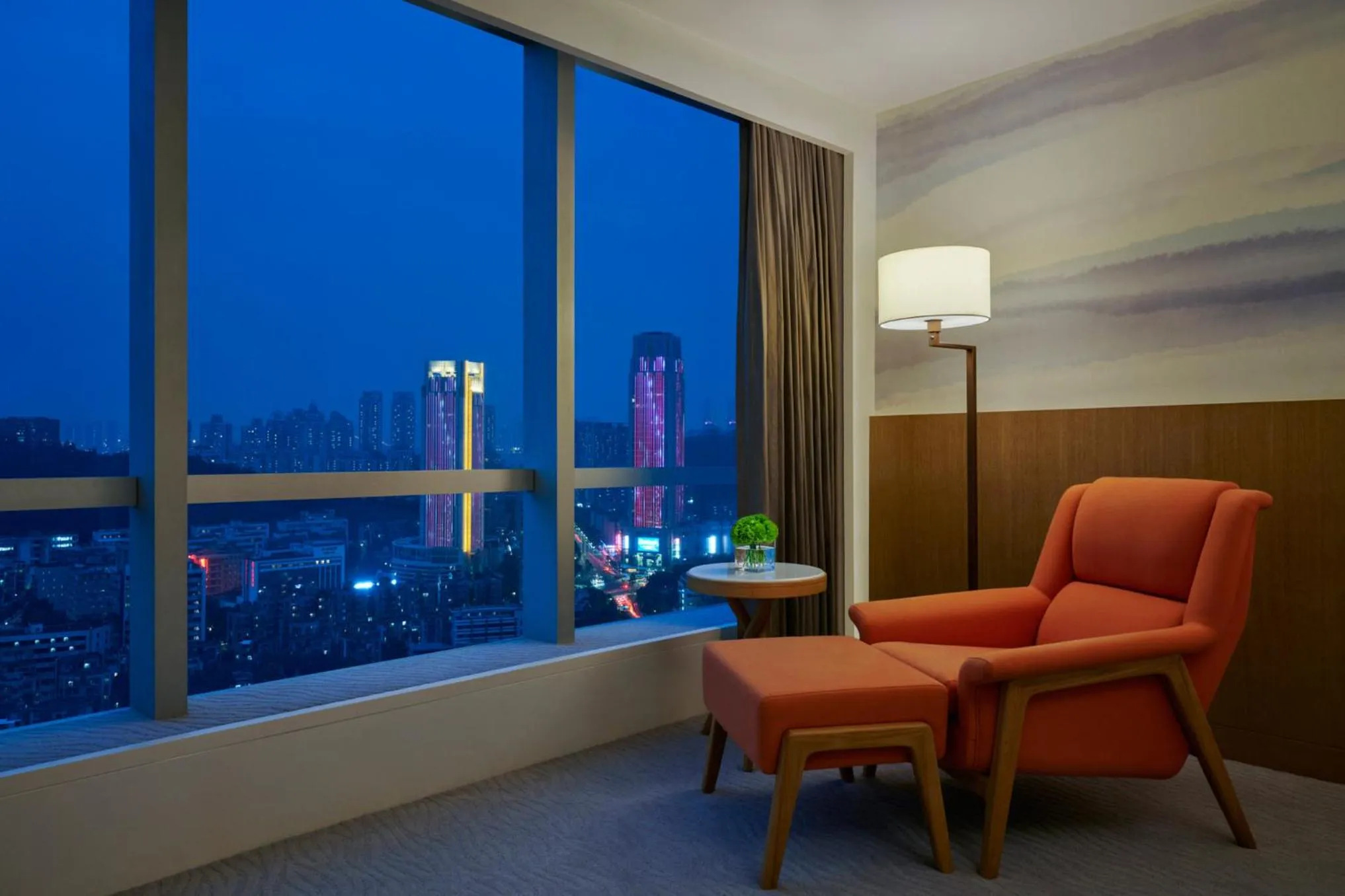 Bedroom in Crowne Plaza Zhuhai City Center by IHG