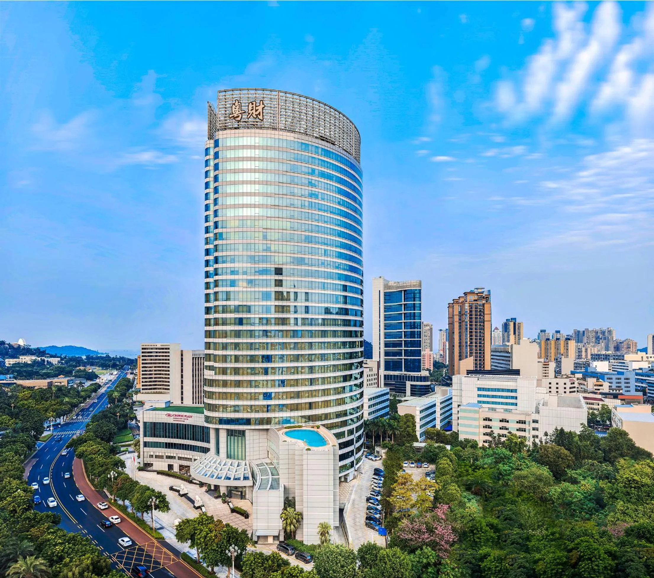 Property building in Crowne Plaza Zhuhai City Center by IHG