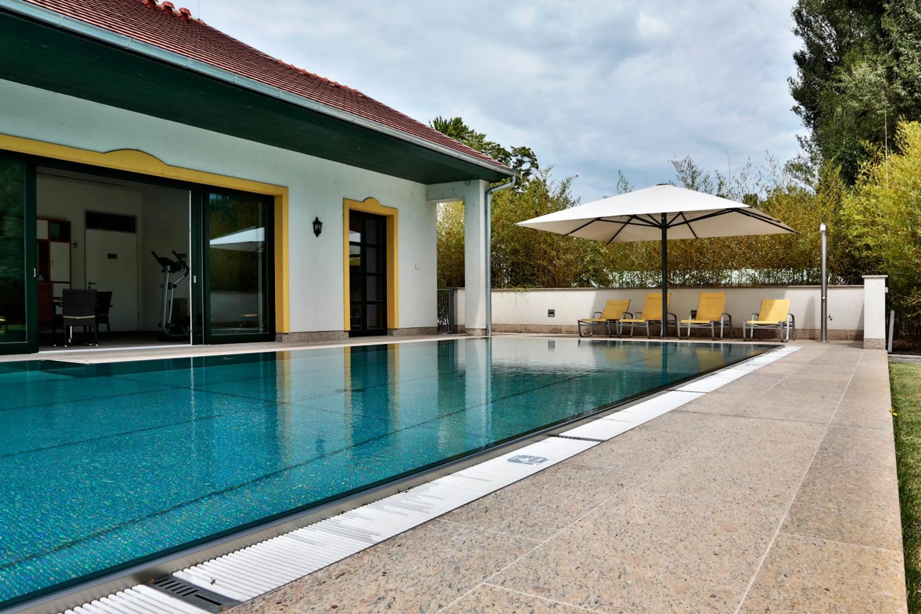 Swimming pool in Hubertus Hof Landhotel