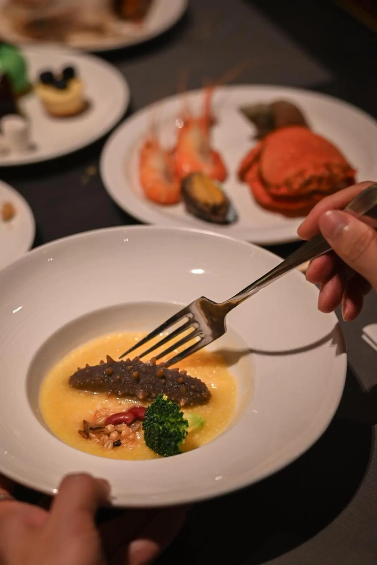 Restaurant/places to eat in Crowne Plaza Shenzhen Longgang City Centre by IHG