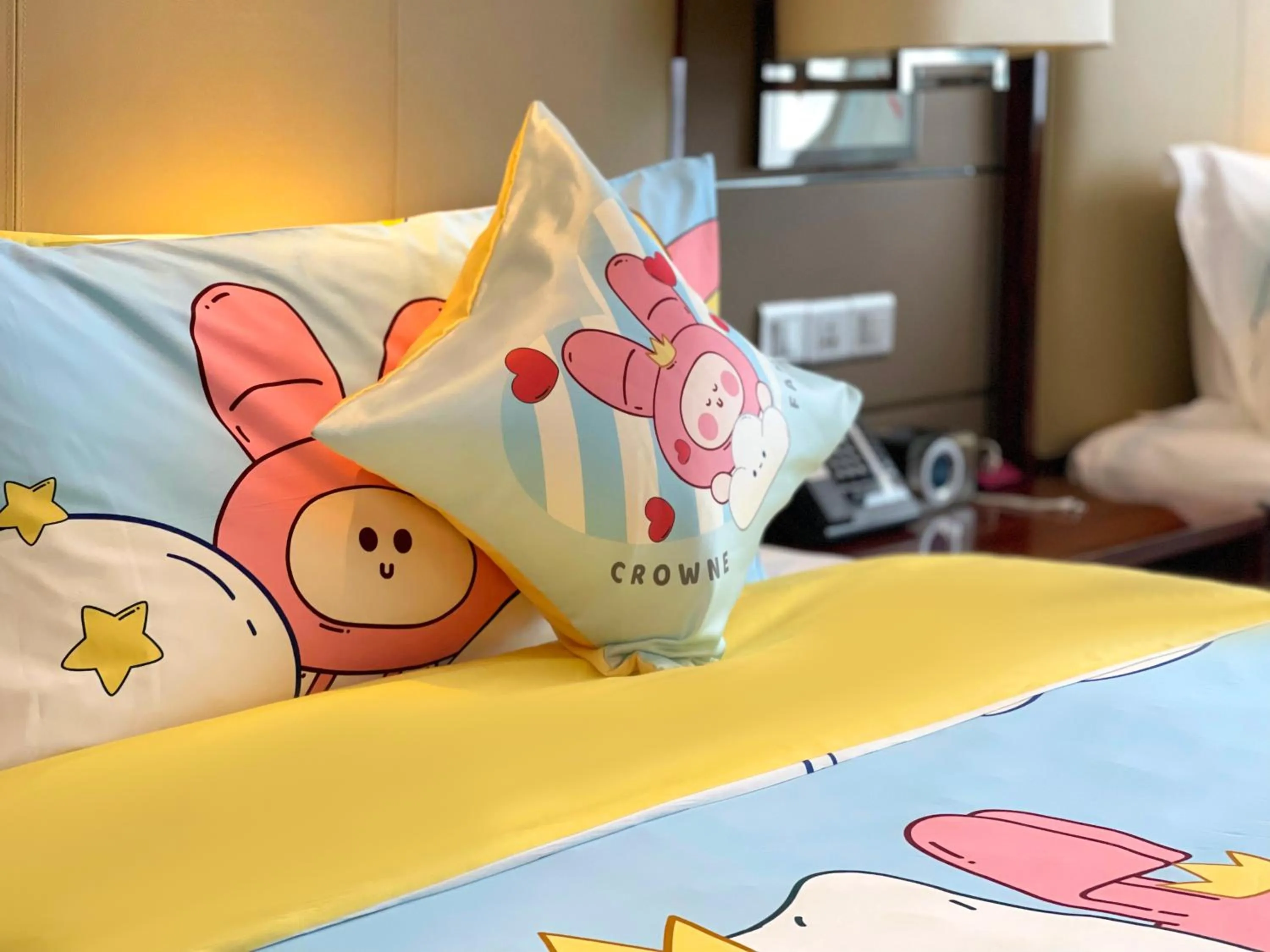 Bed in Crowne Plaza Shenzhen Longgang City Centre by IHG