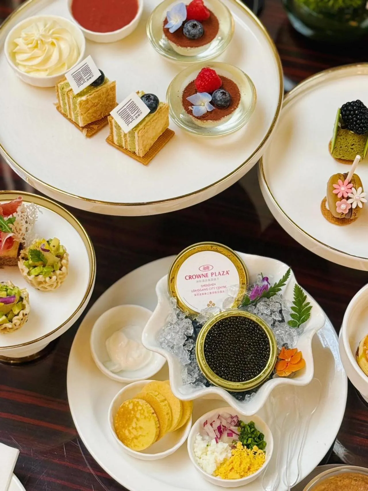 Restaurant/places to eat in Crowne Plaza Shenzhen Longgang City Centre by IHG