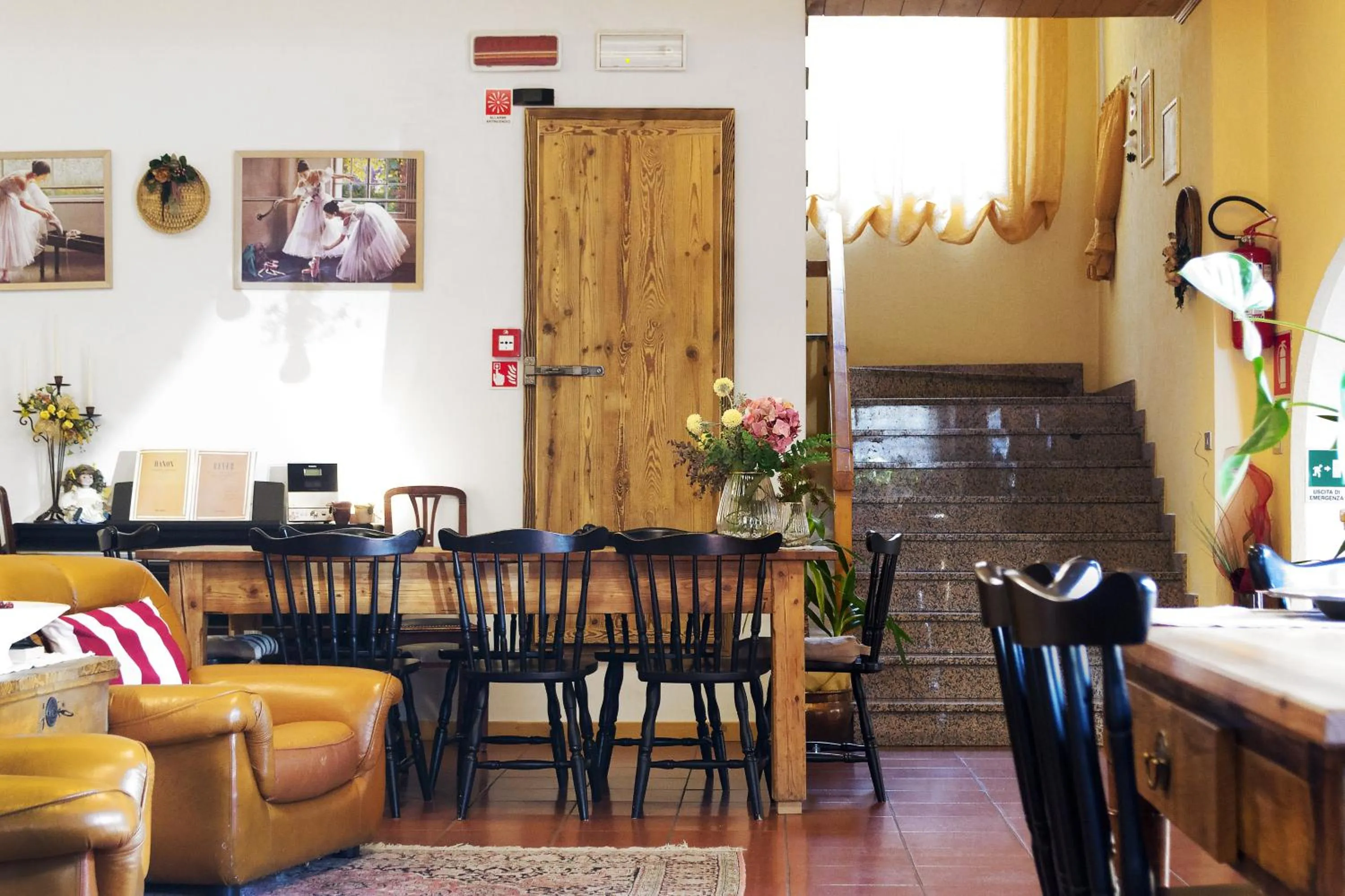 Communal lounge/ TV room in Albergo Stelvio