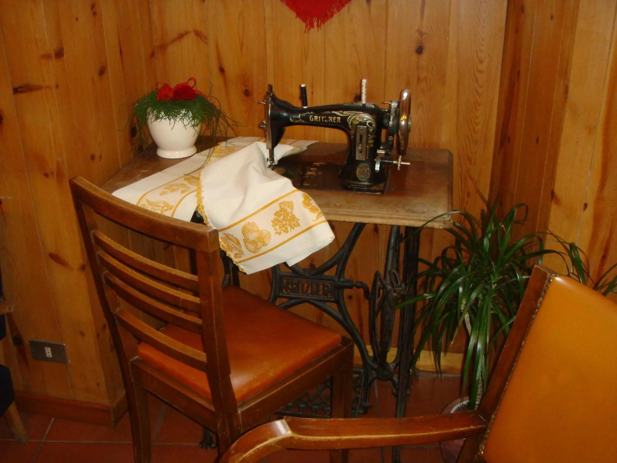 Decorative detail in Albergo Stelvio