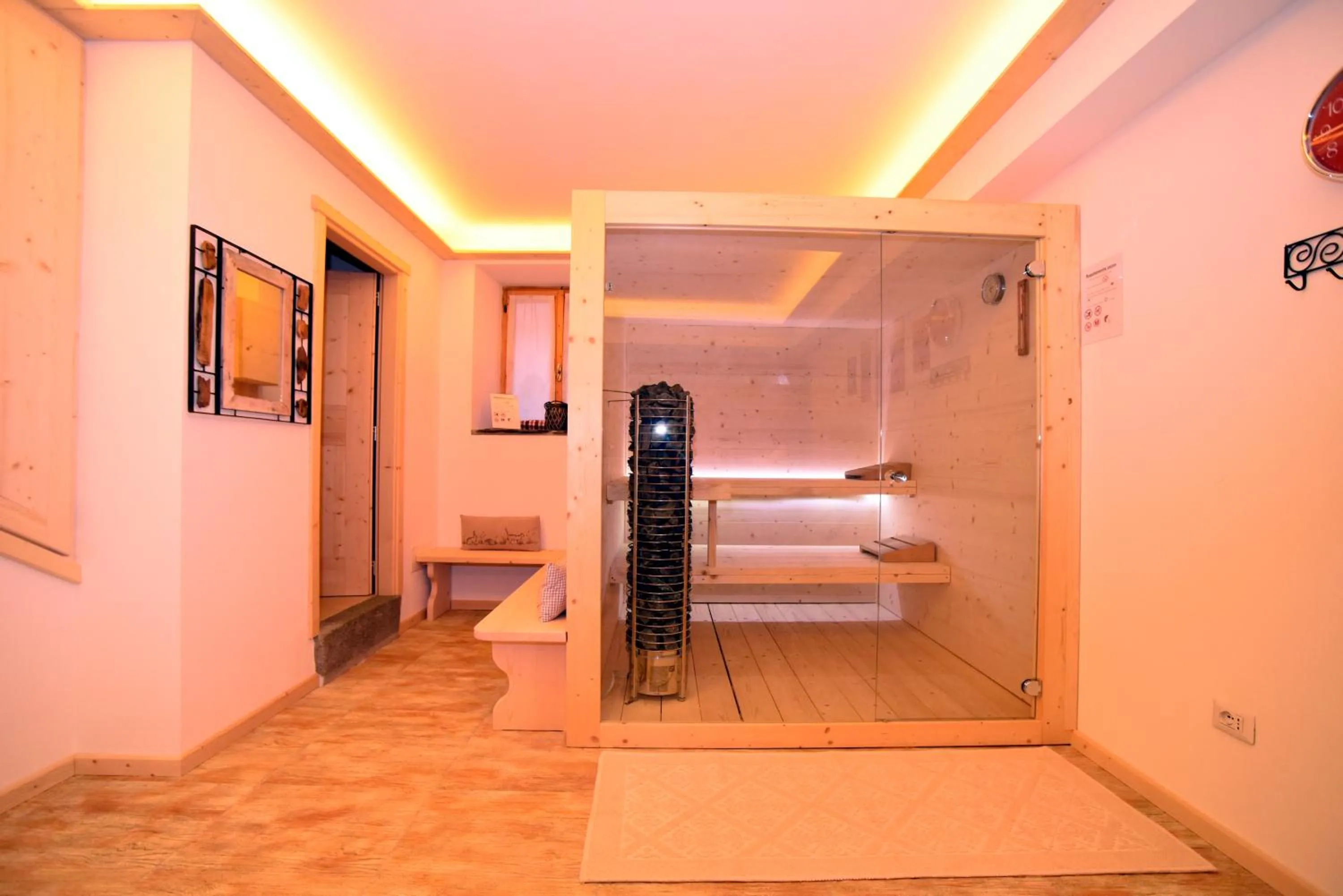 Sauna, Bed in Albergo Stelvio