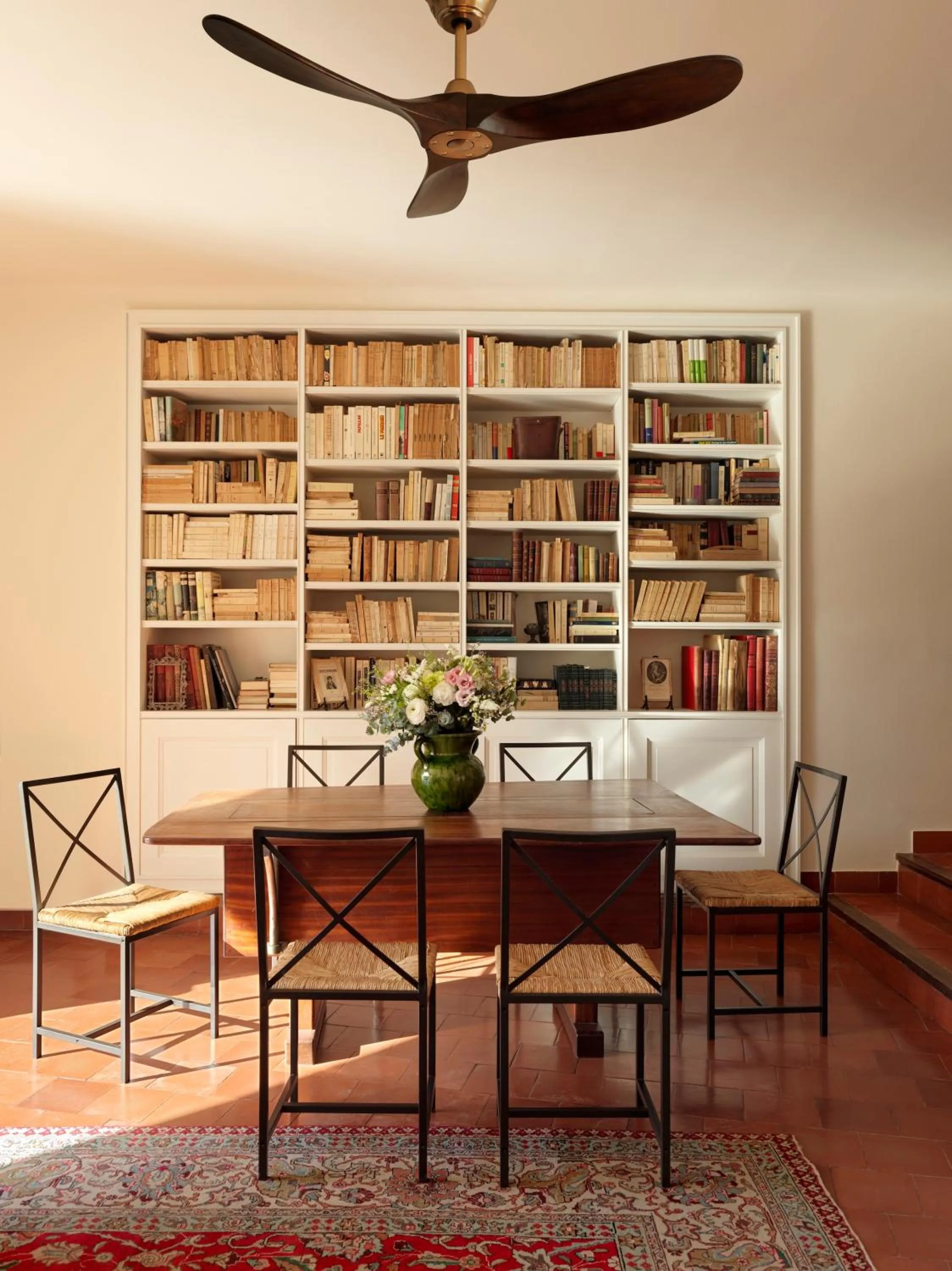 Library in Hotel la Ponche