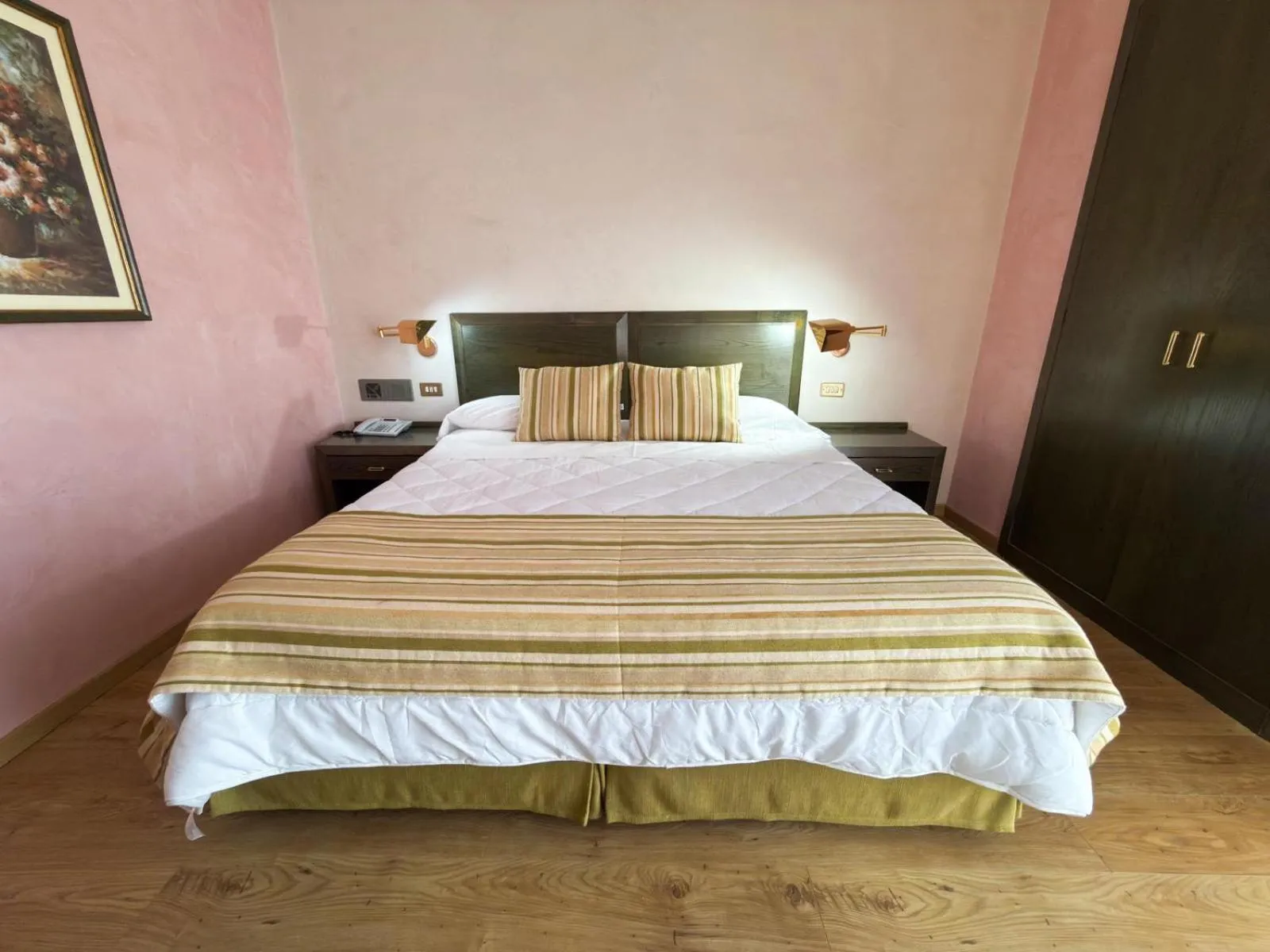 Bed in Astor Hotel Vintage