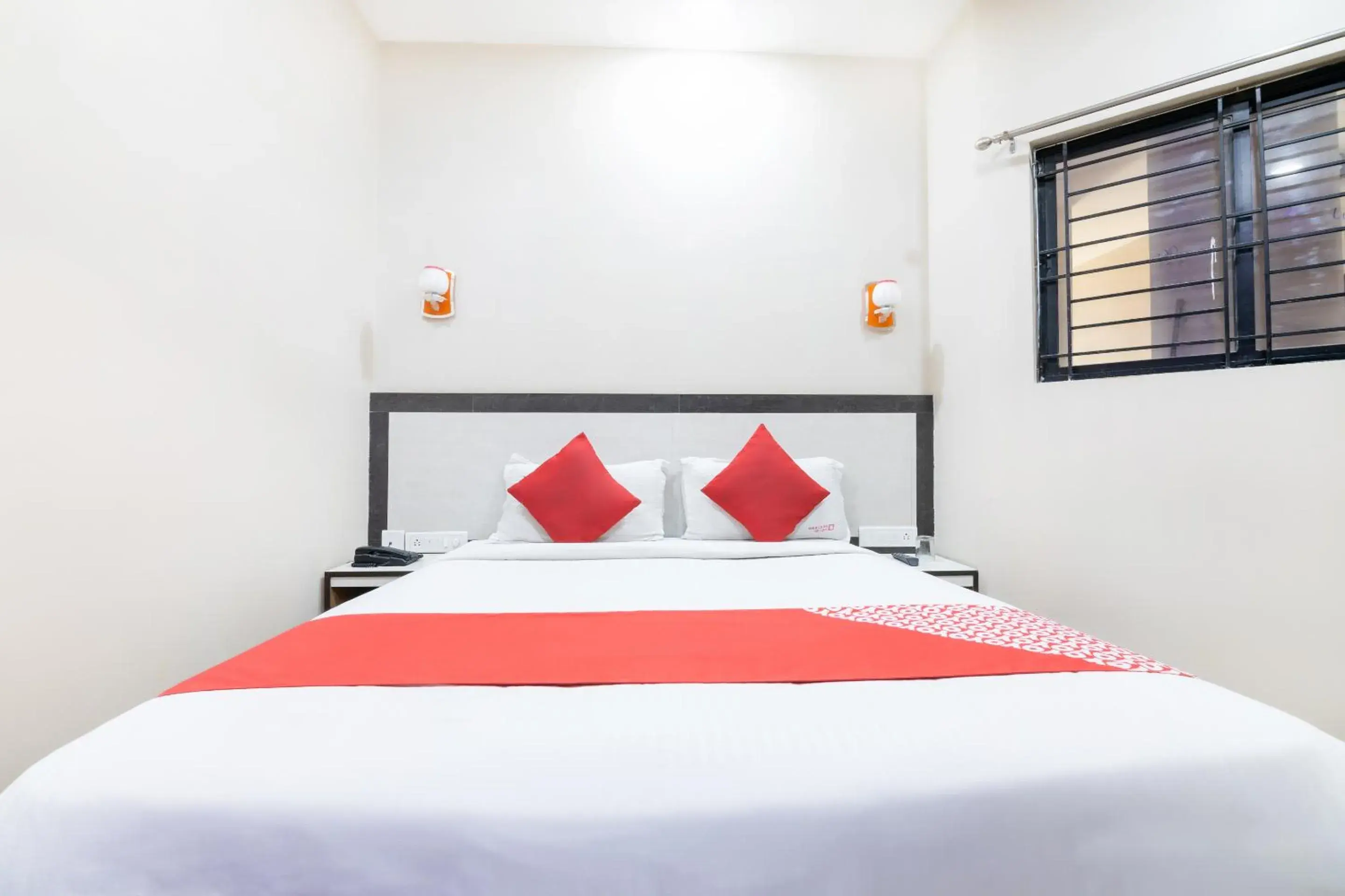 Deluxe Double or Twin Room - single occupancy in Hotel Bestend Deluxe Double or Twin Room - single occupancy in Hotel Bestend
