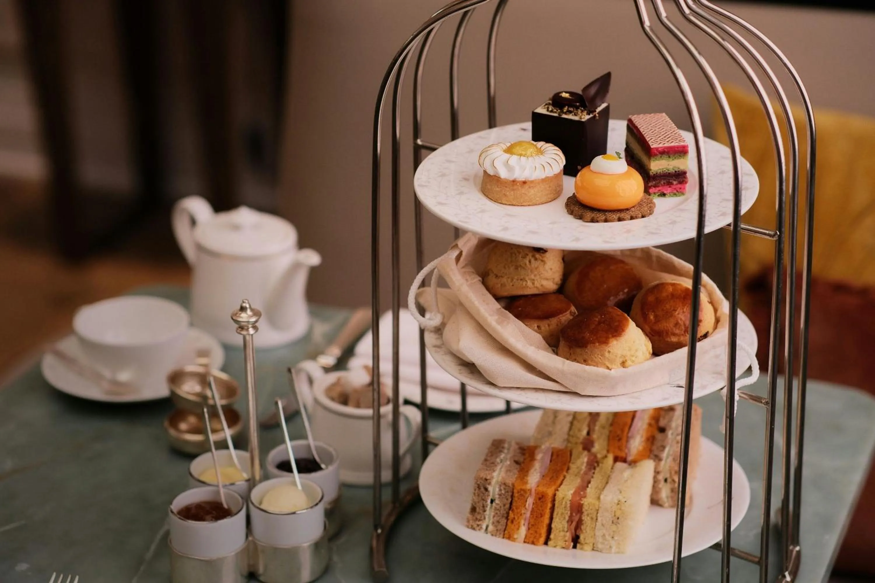 Restaurant/places to eat in Sheraton Grand London Park Lane