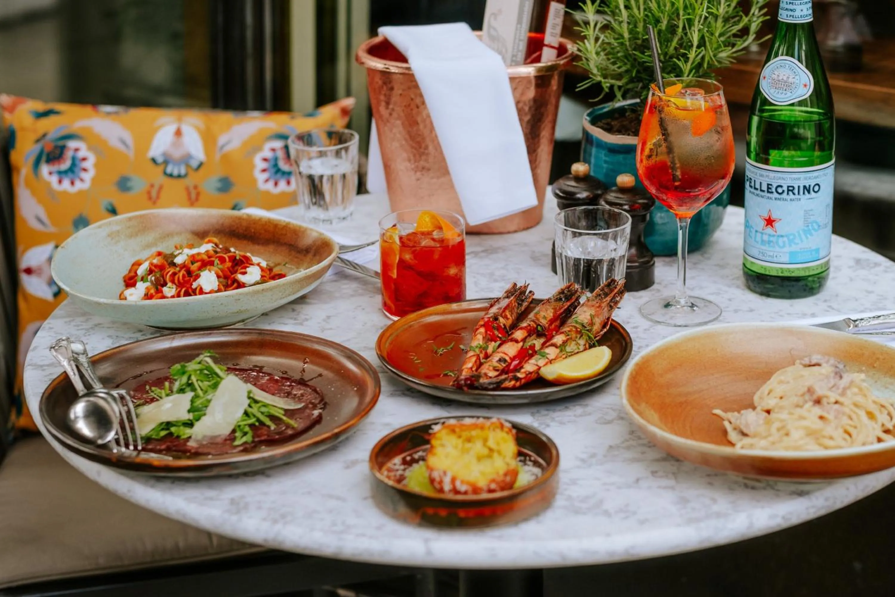 Restaurant/places to eat in Sheraton Grand London Park Lane