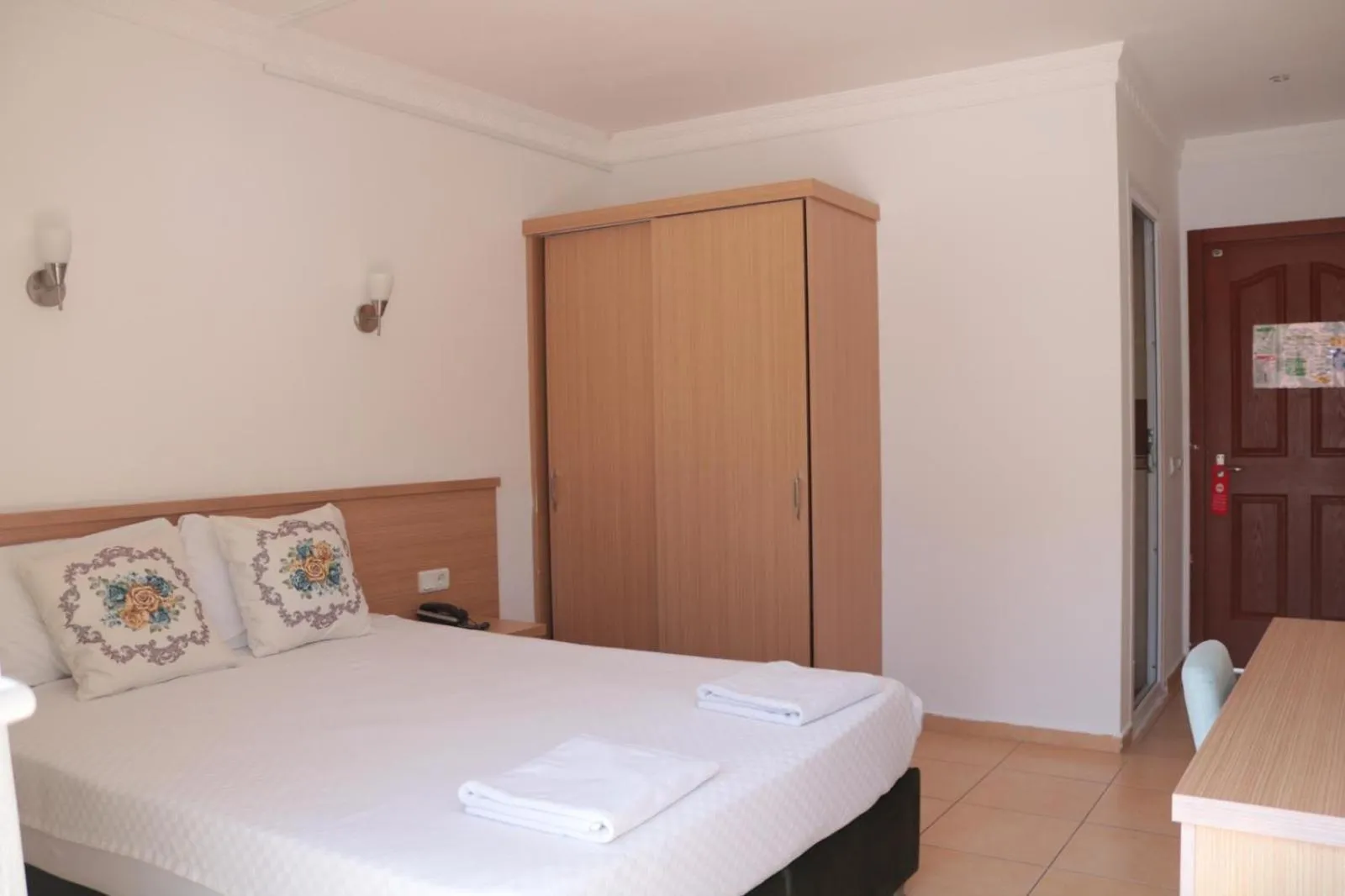 Bedroom in Taner Otel