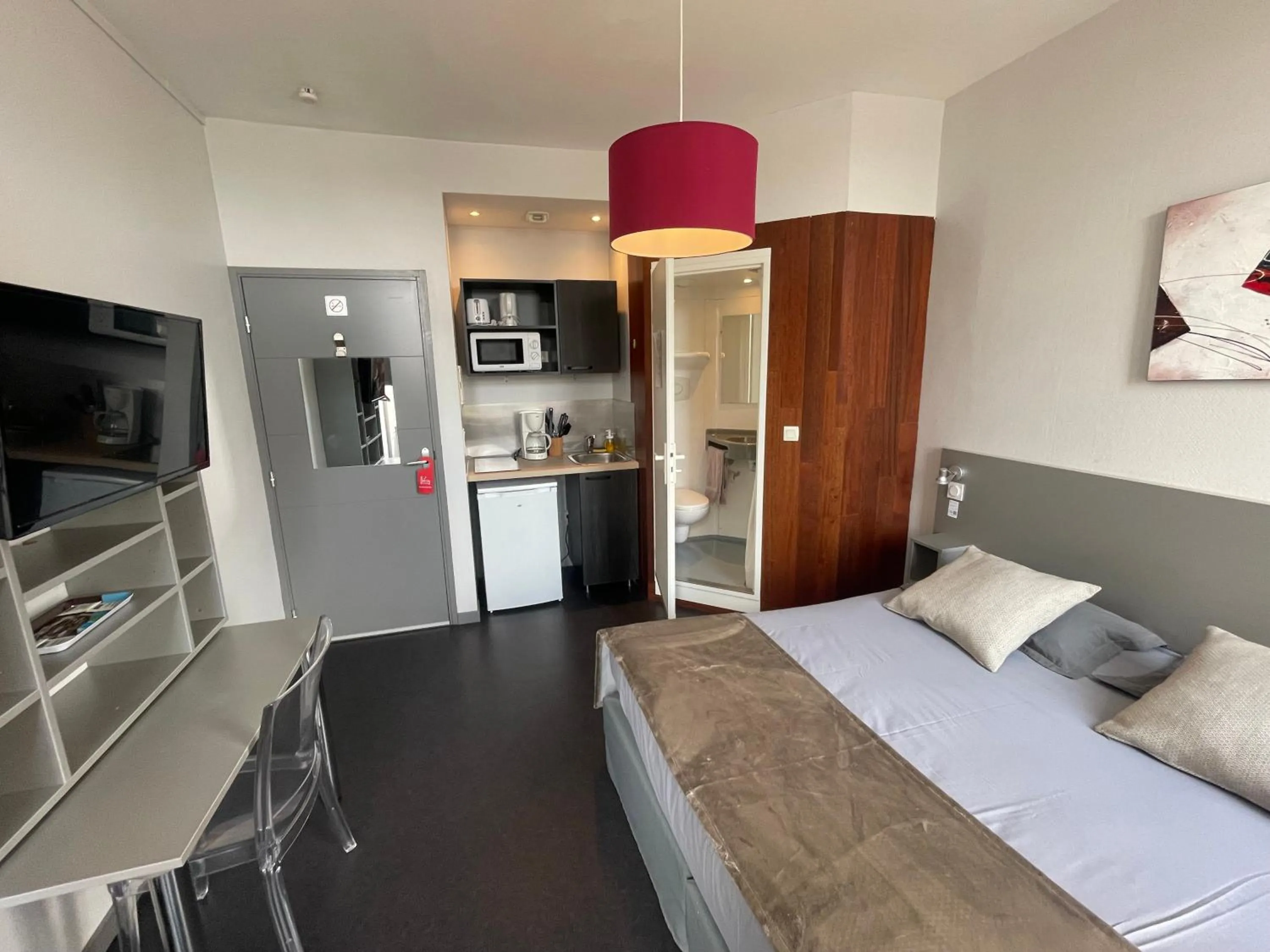 Bed in Smartappart Cherbourg (la rose des vents)