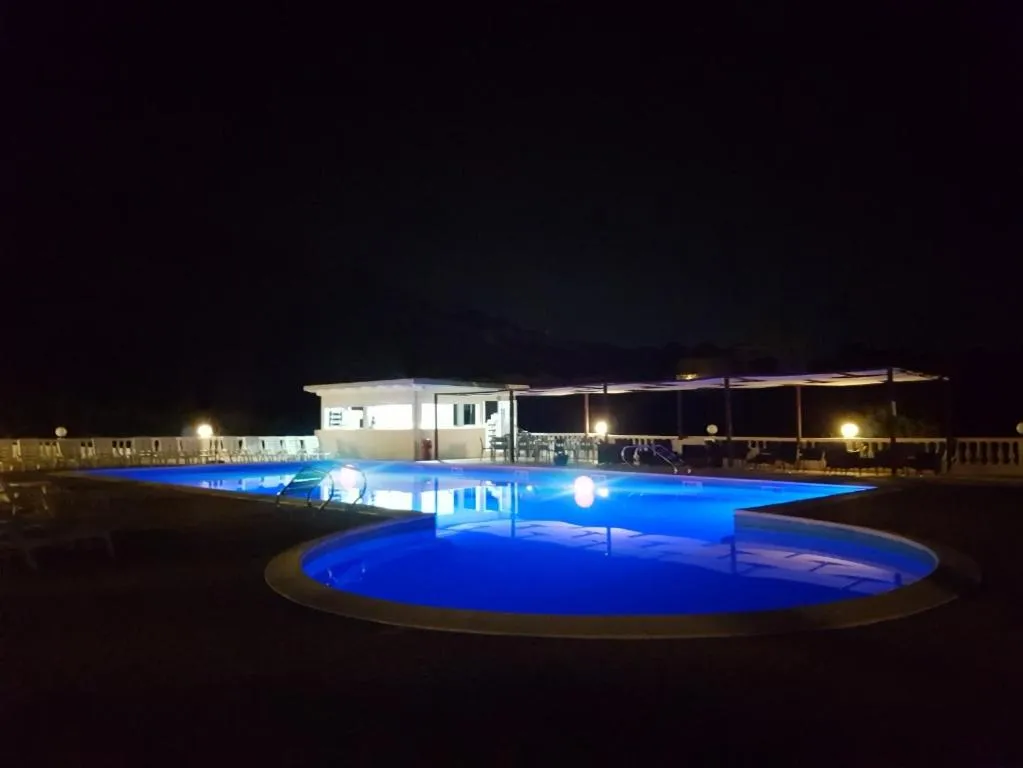 Swimming pool in Hotel Diamond Residence