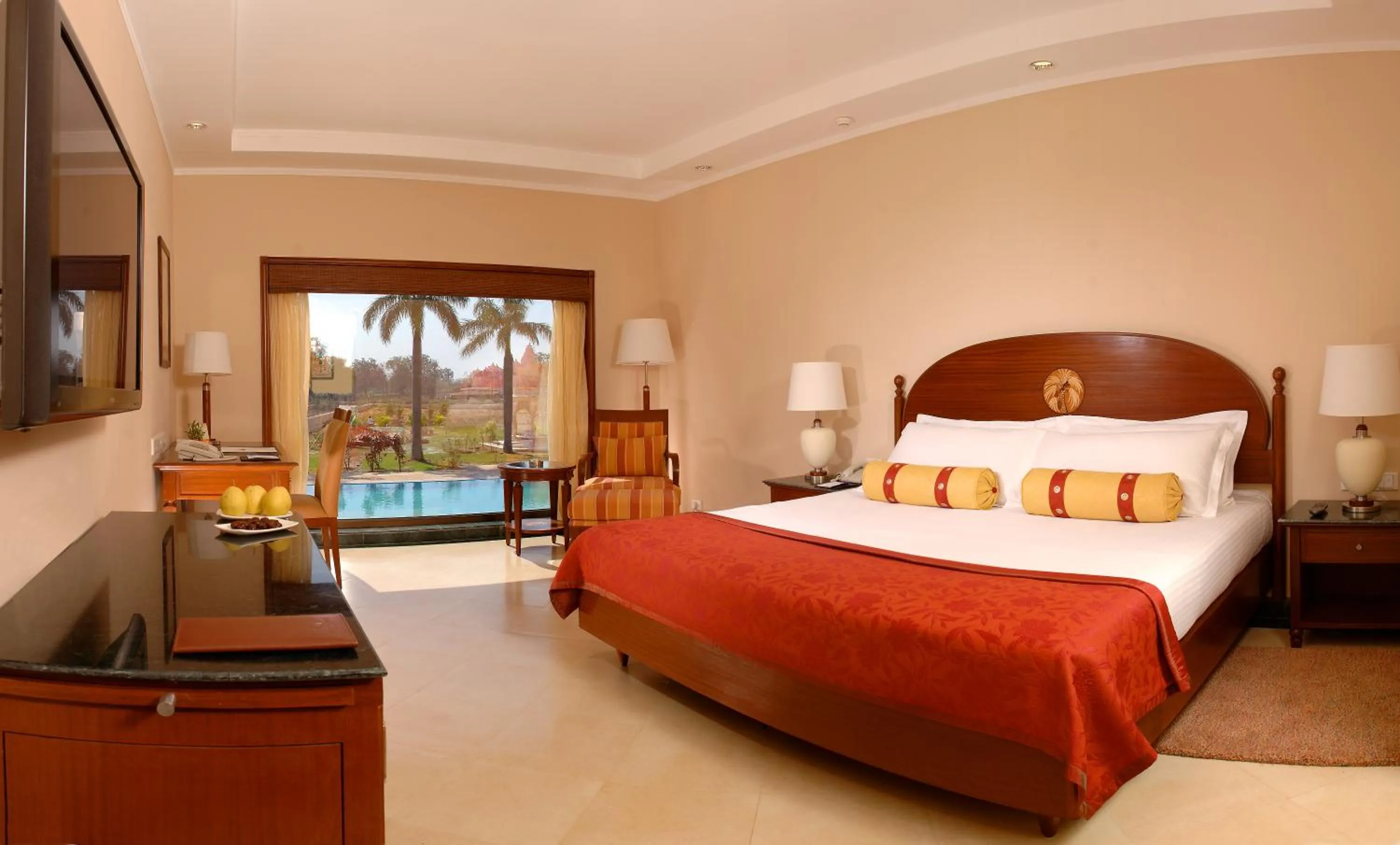 Bed in The Lalit Temple View