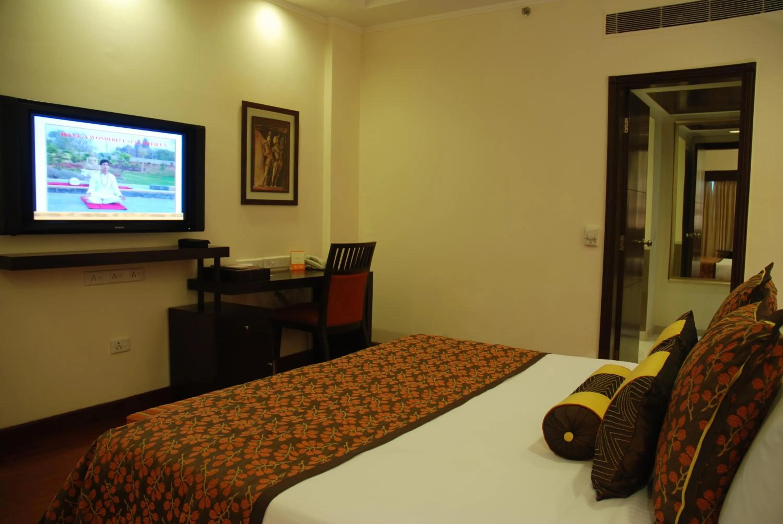 Bed in The Lalit Temple View