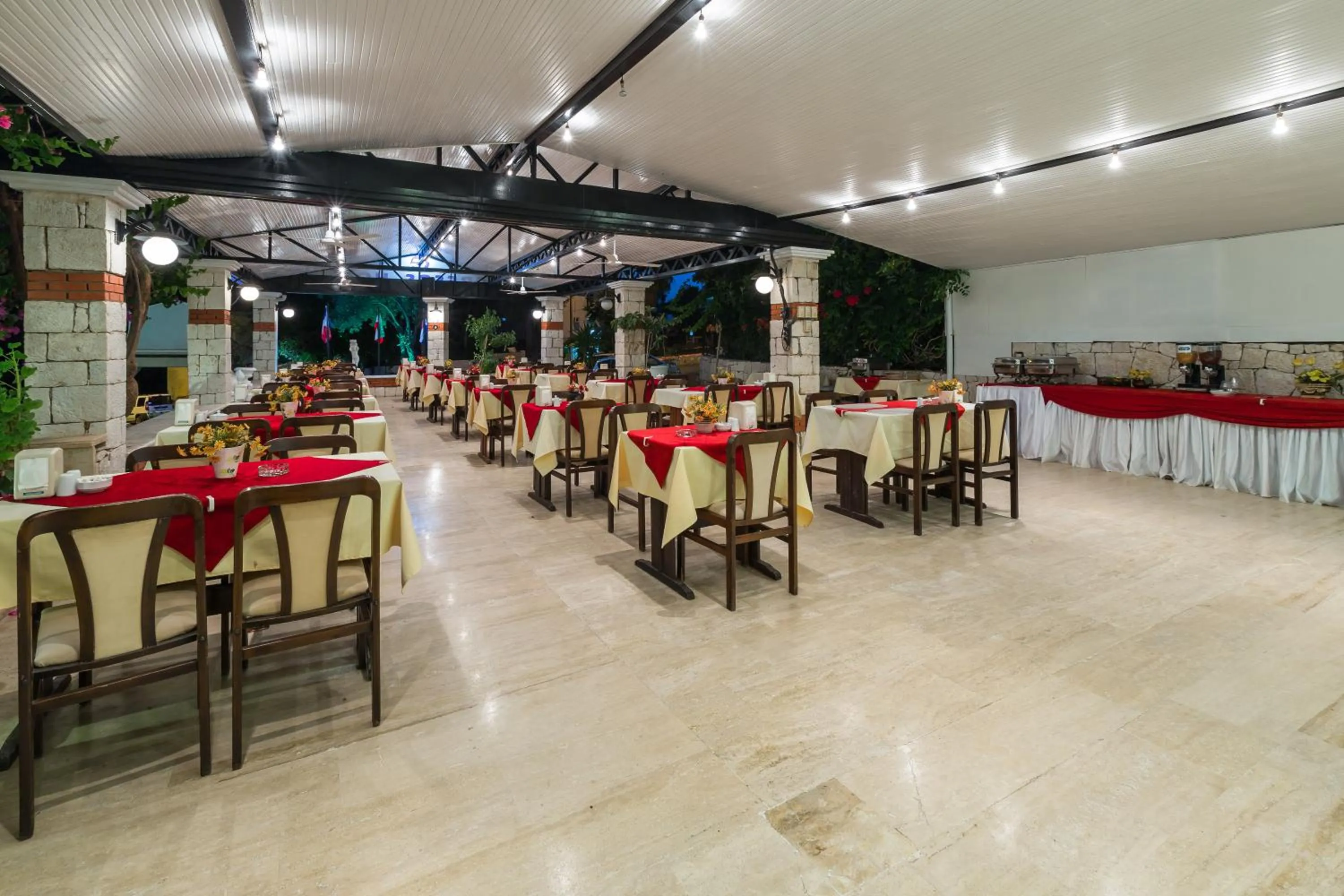 Restaurant/places to eat in Habesos Hotel