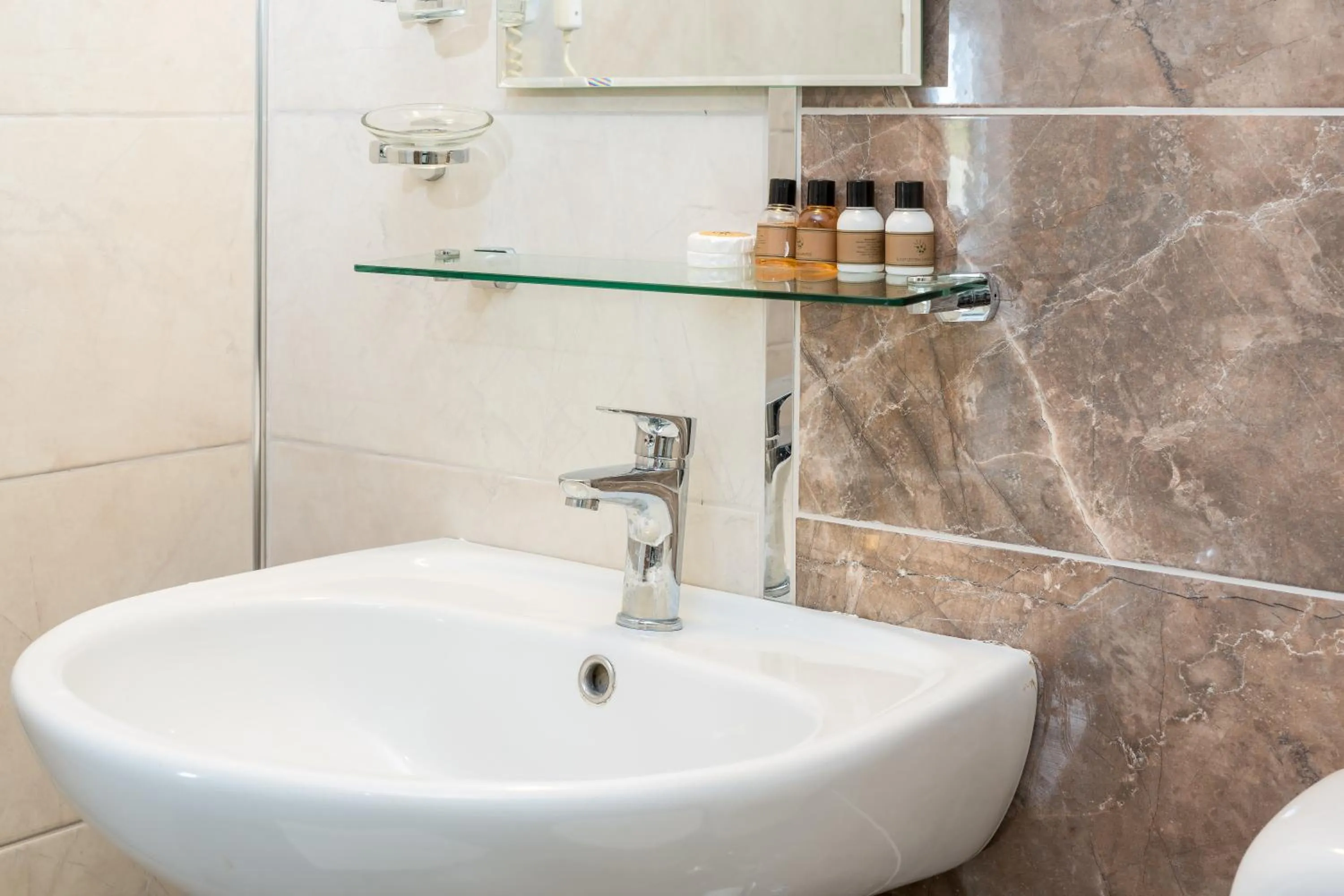 Toilet in Habesos Hotel