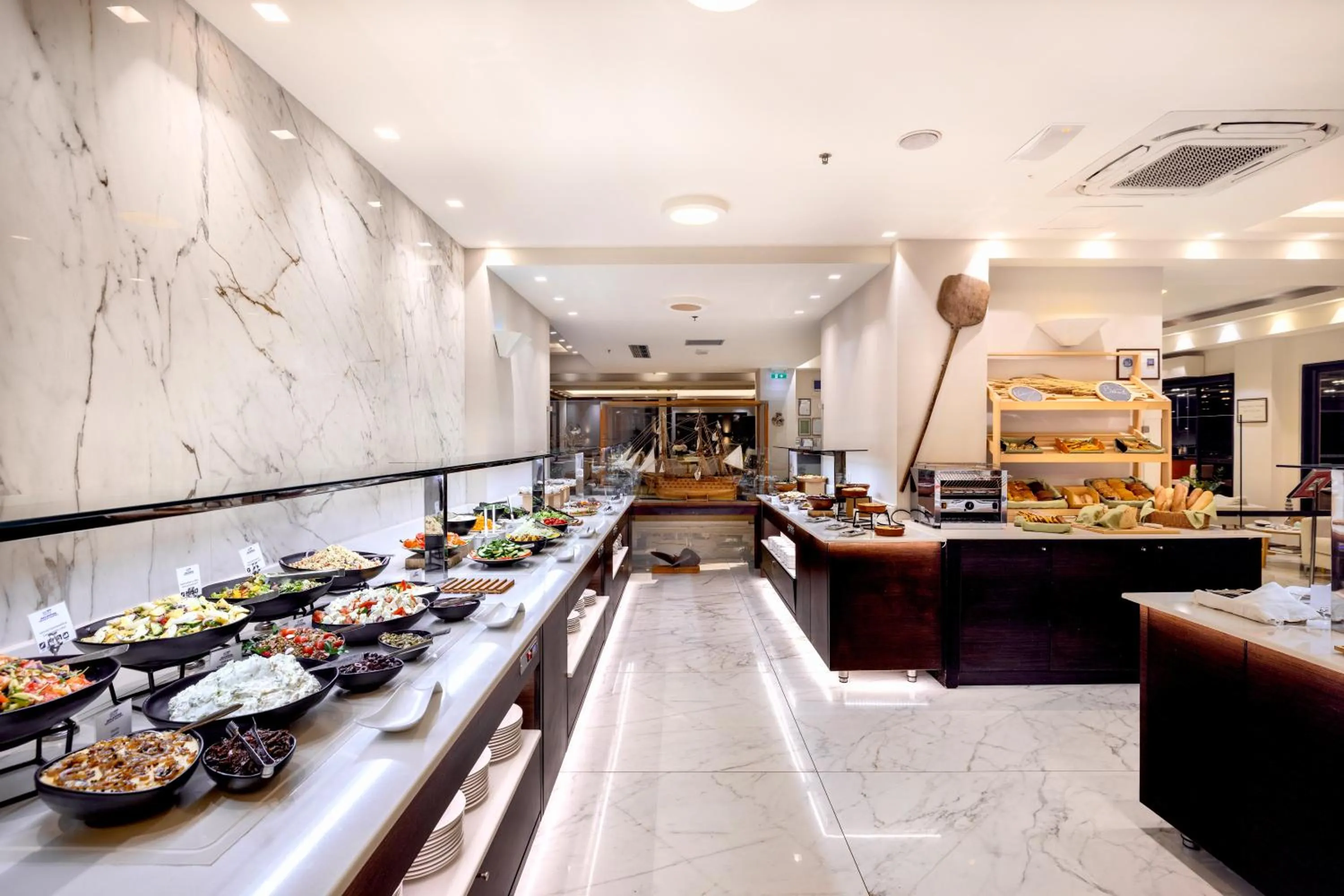 Food and drinks in Atlantis Beach Hotel