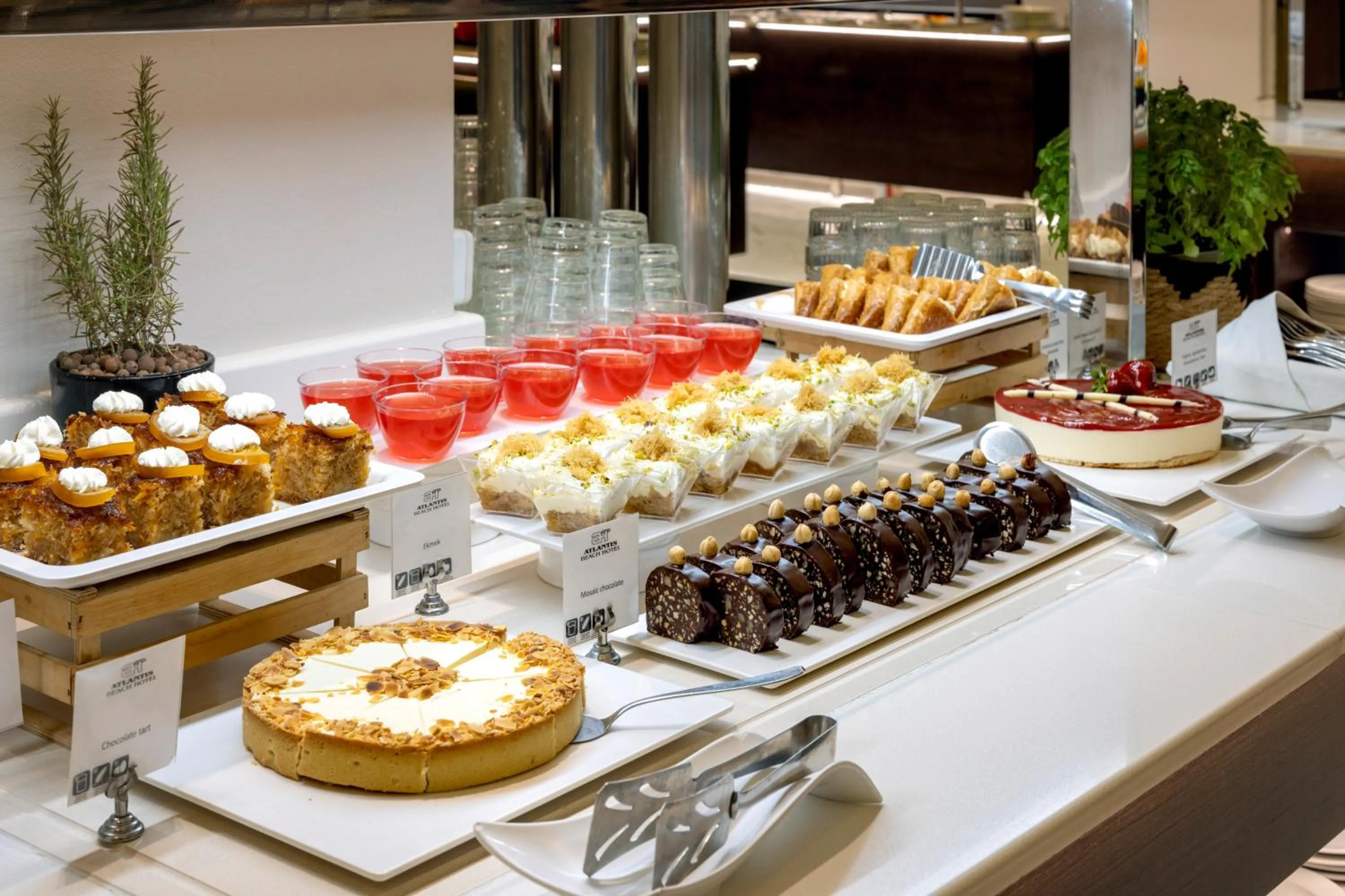 Food and drinks in Atlantis Beach Hotel