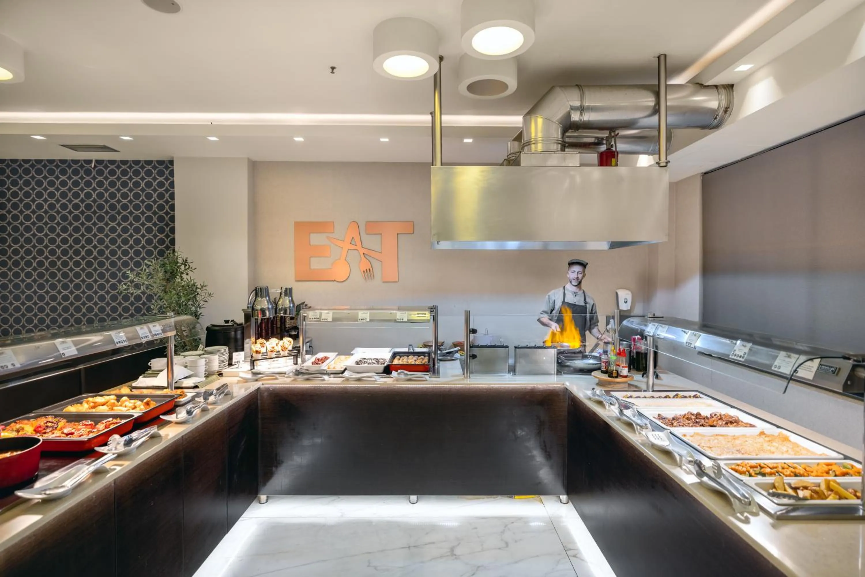 Food and drinks in Atlantis Beach Hotel