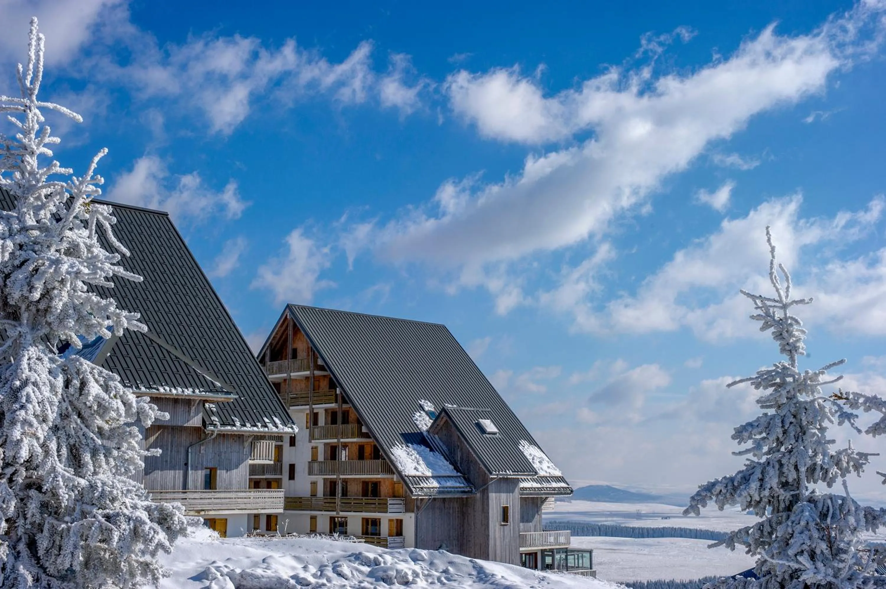 Property building in Résidence Goélia Les Chalets de Super-Besse