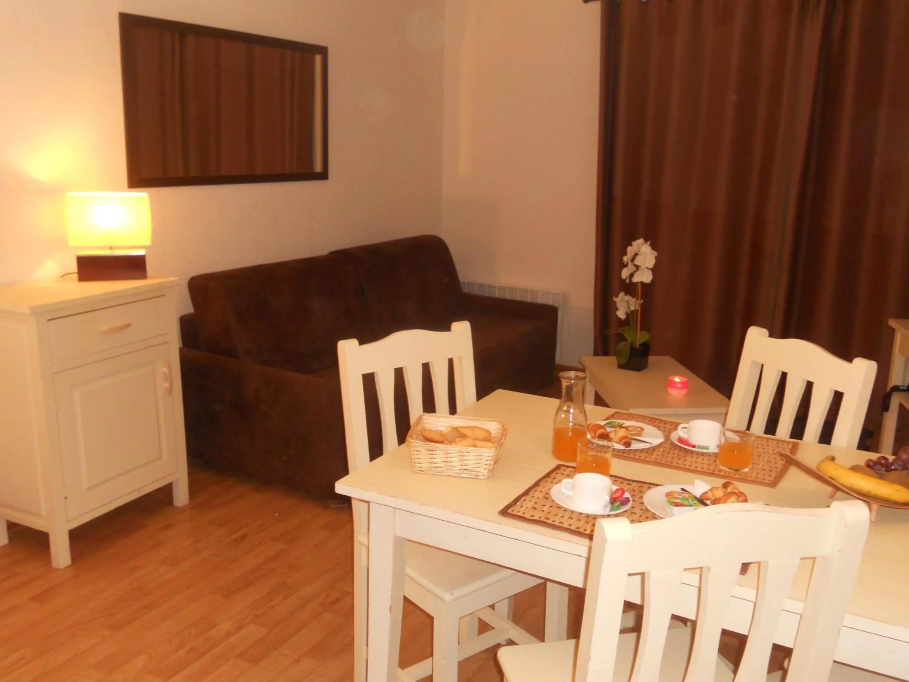 Living room in Résidence Goélia Les Chalets de Super-Besse