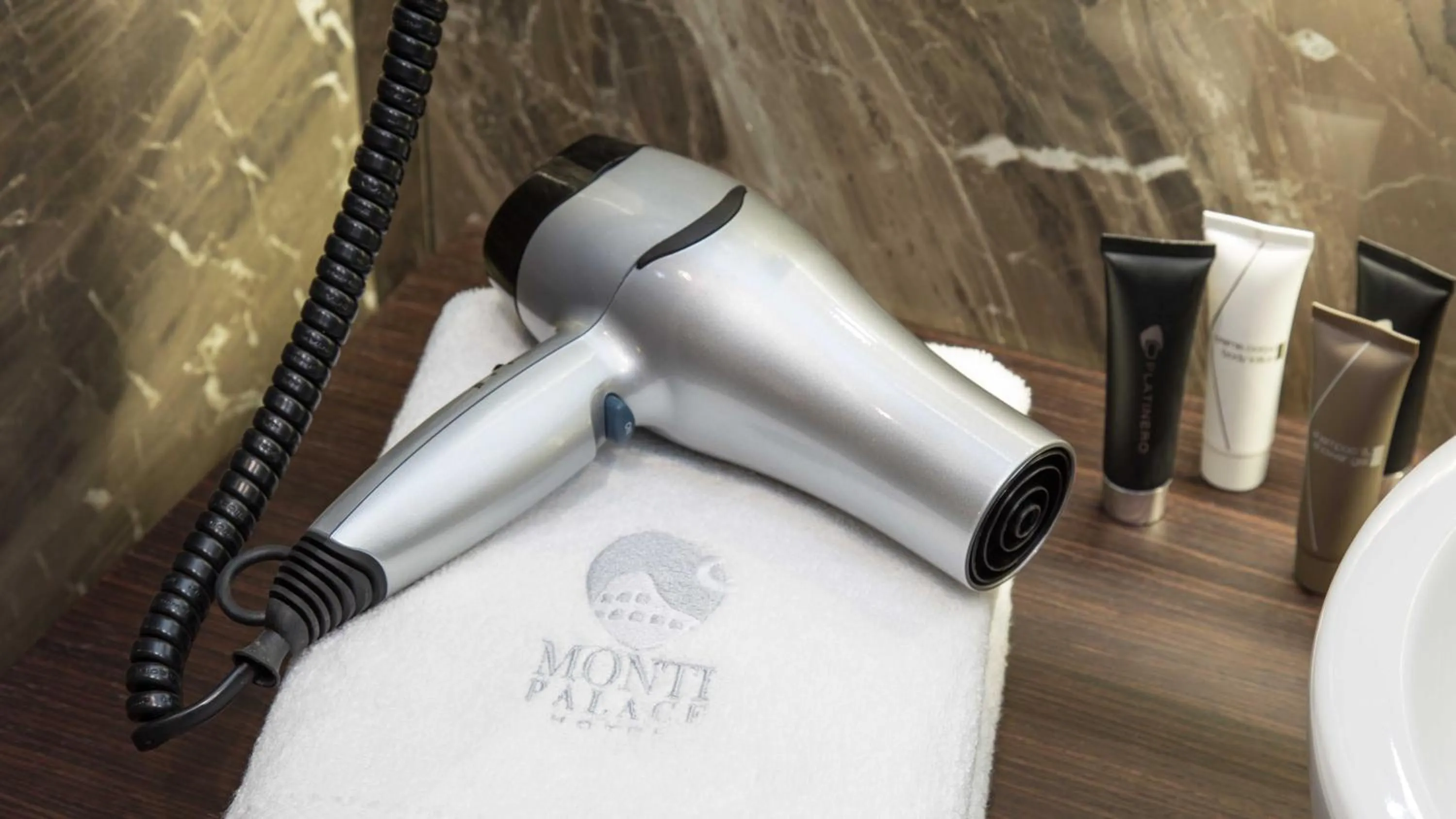 Bathroom in Monti Palace Hotel