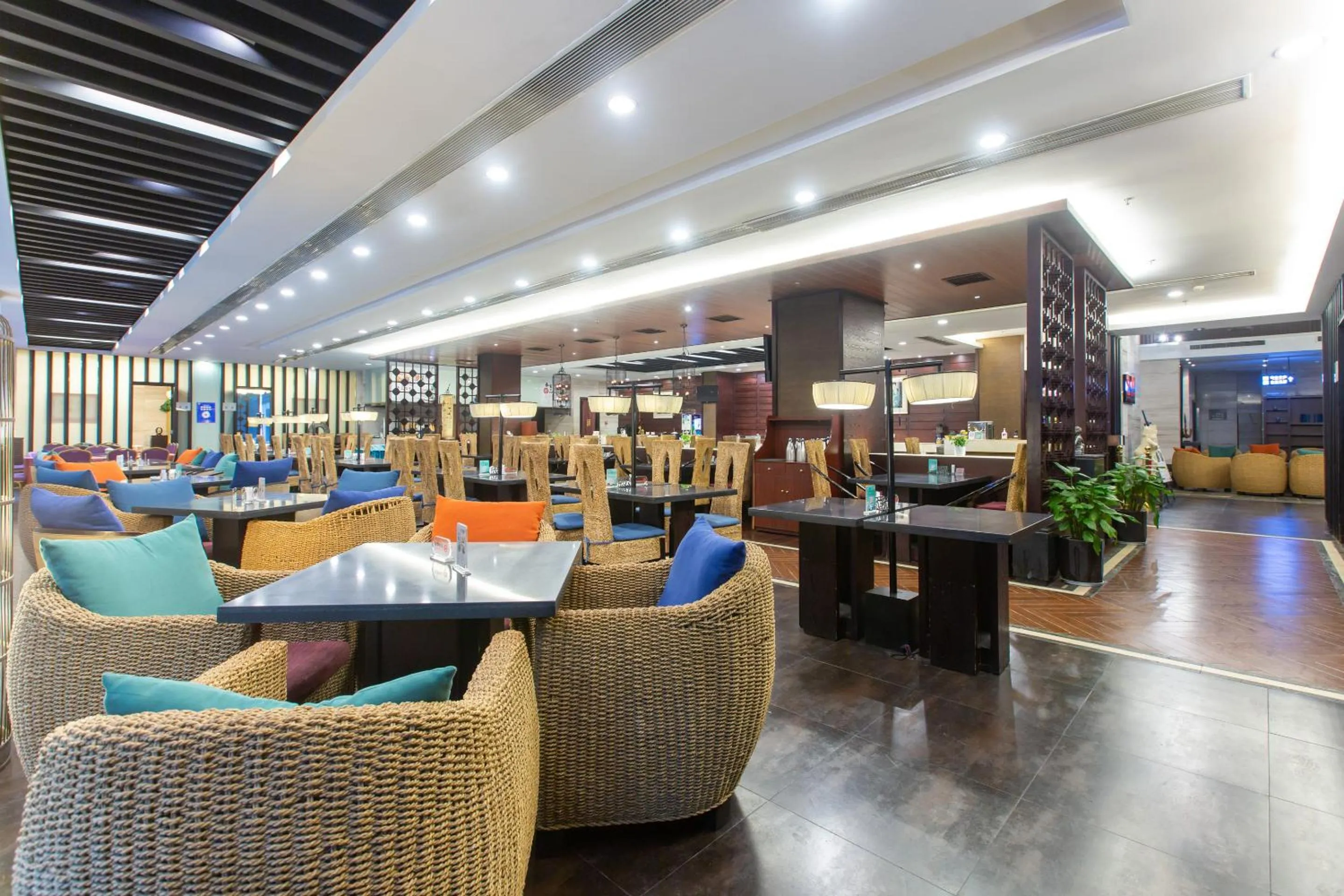 Restaurant/places to eat in SSAW Boutique Hotel Nanchang Bayi Square