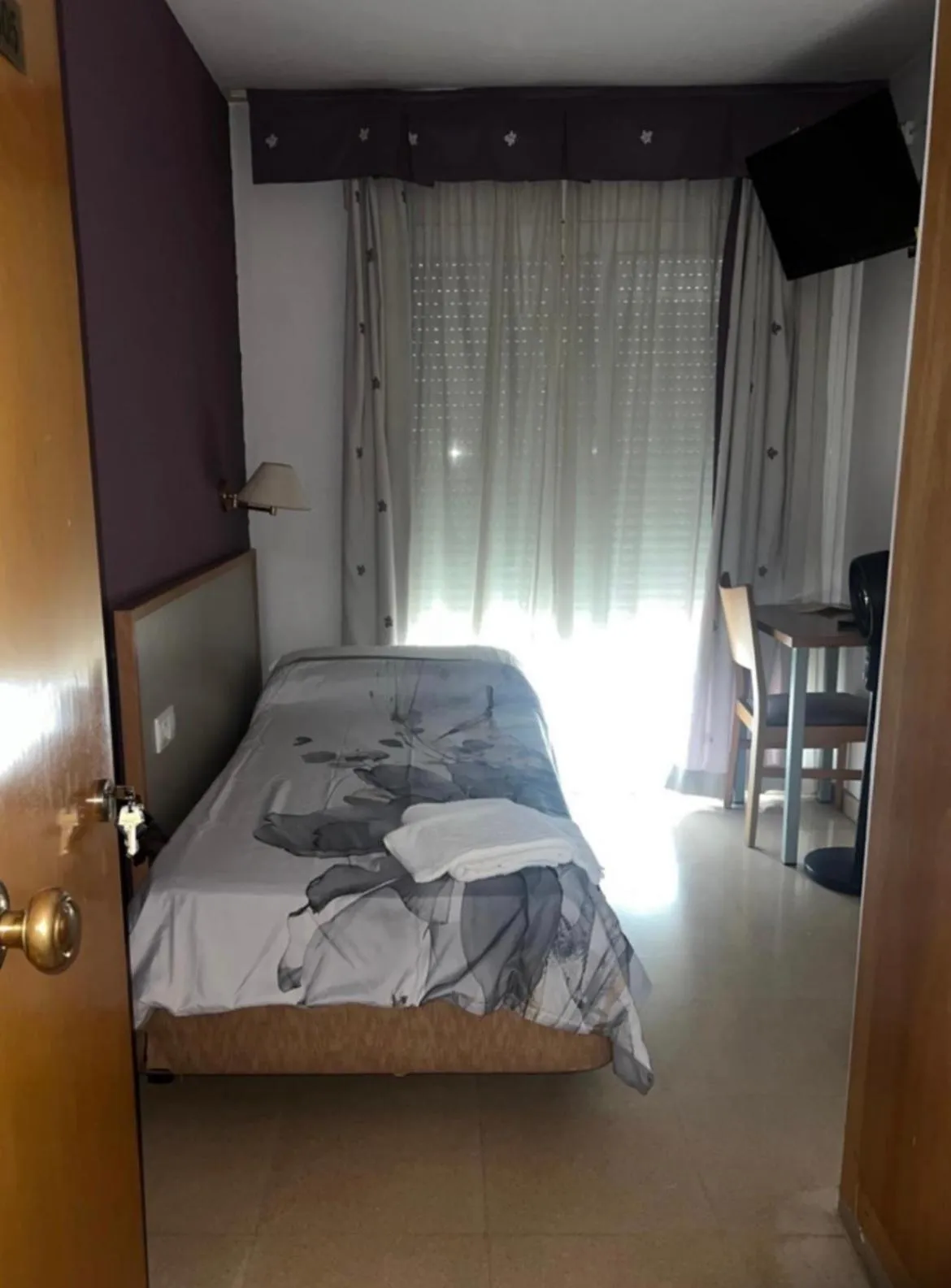 Photo of the whole room, Bed in Hotel Cosmos Tarragona