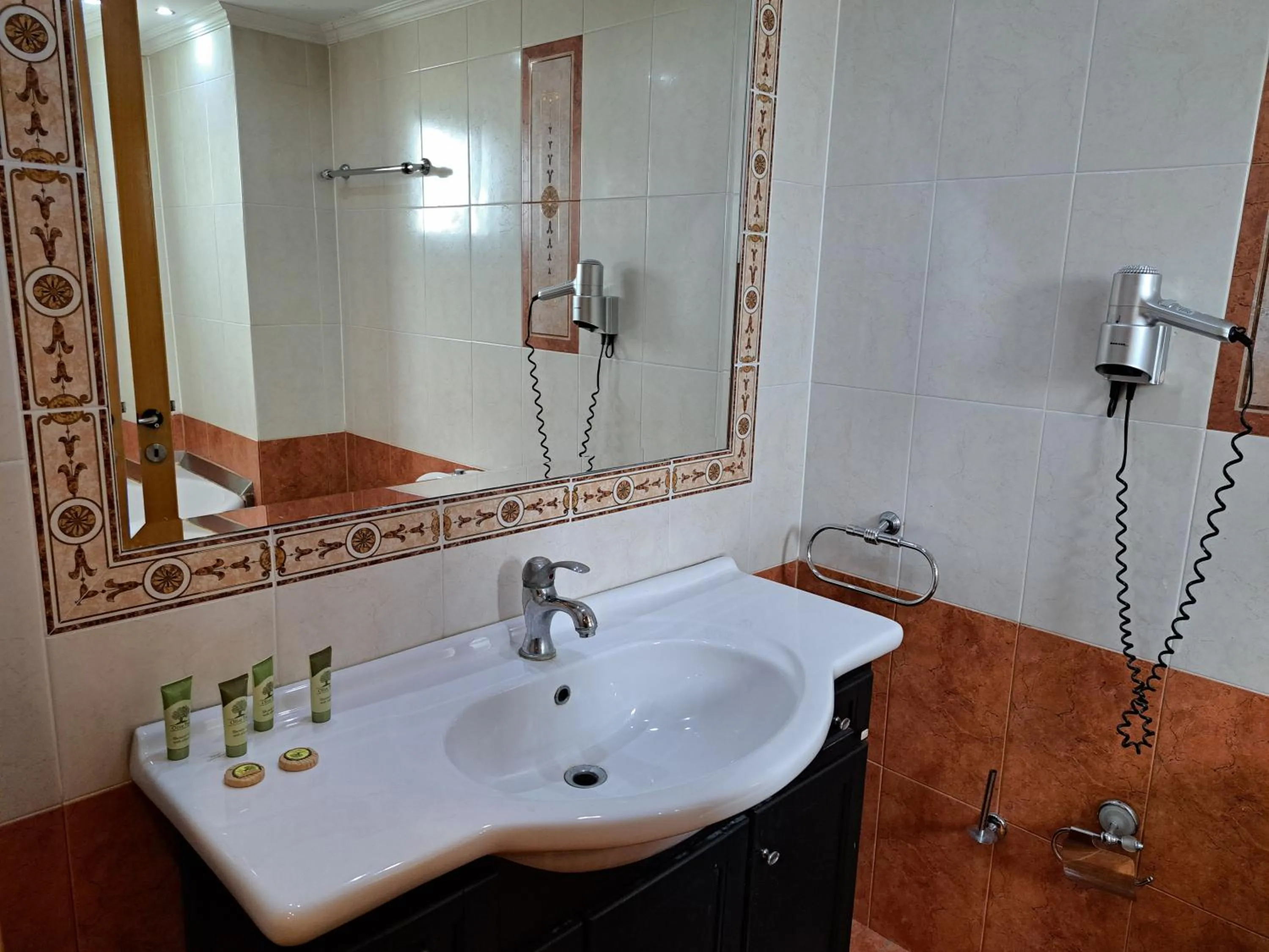 Bathroom in Nefeli Hotel Alimos