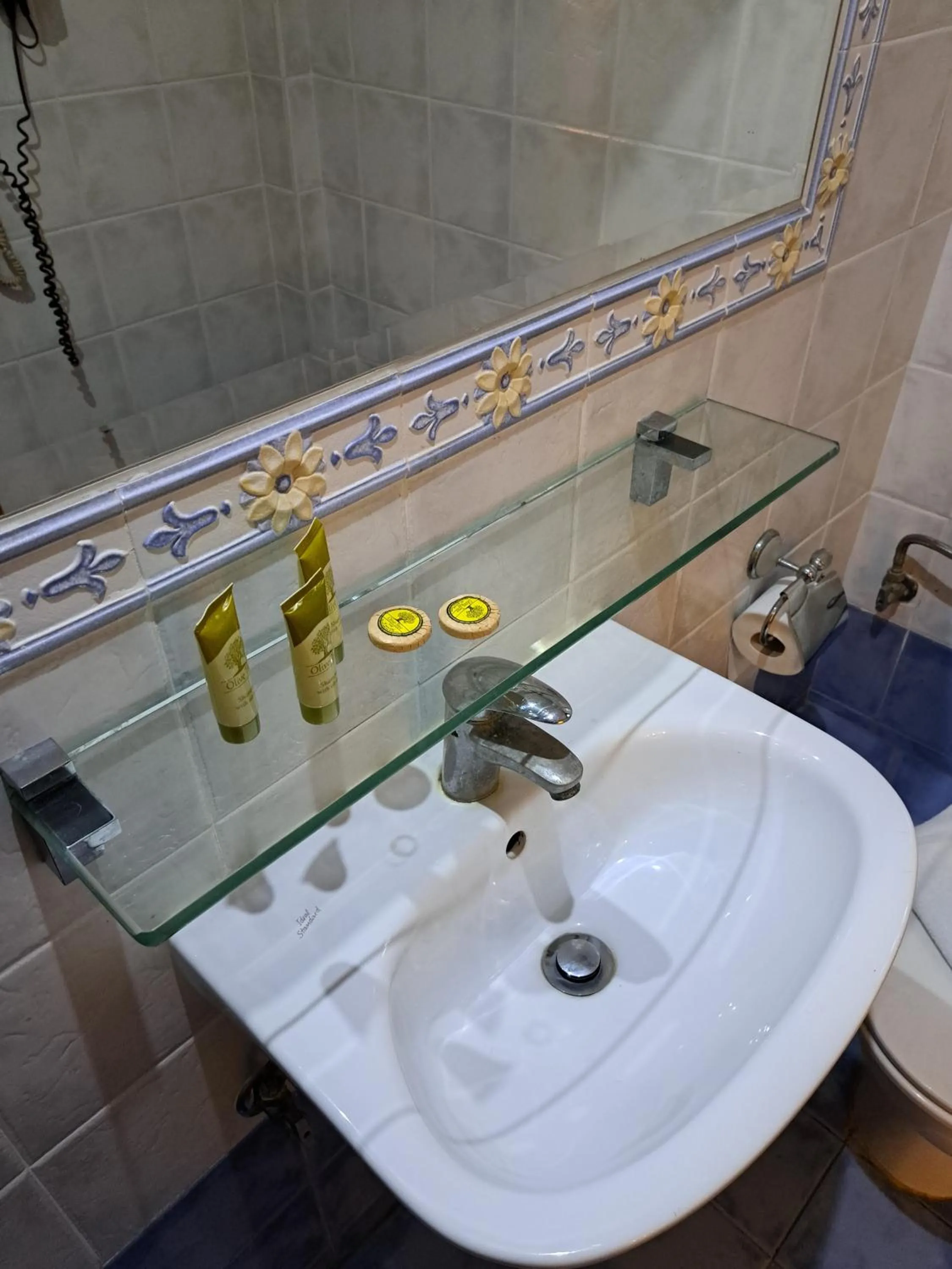 Bathroom in Nefeli Hotel Alimos