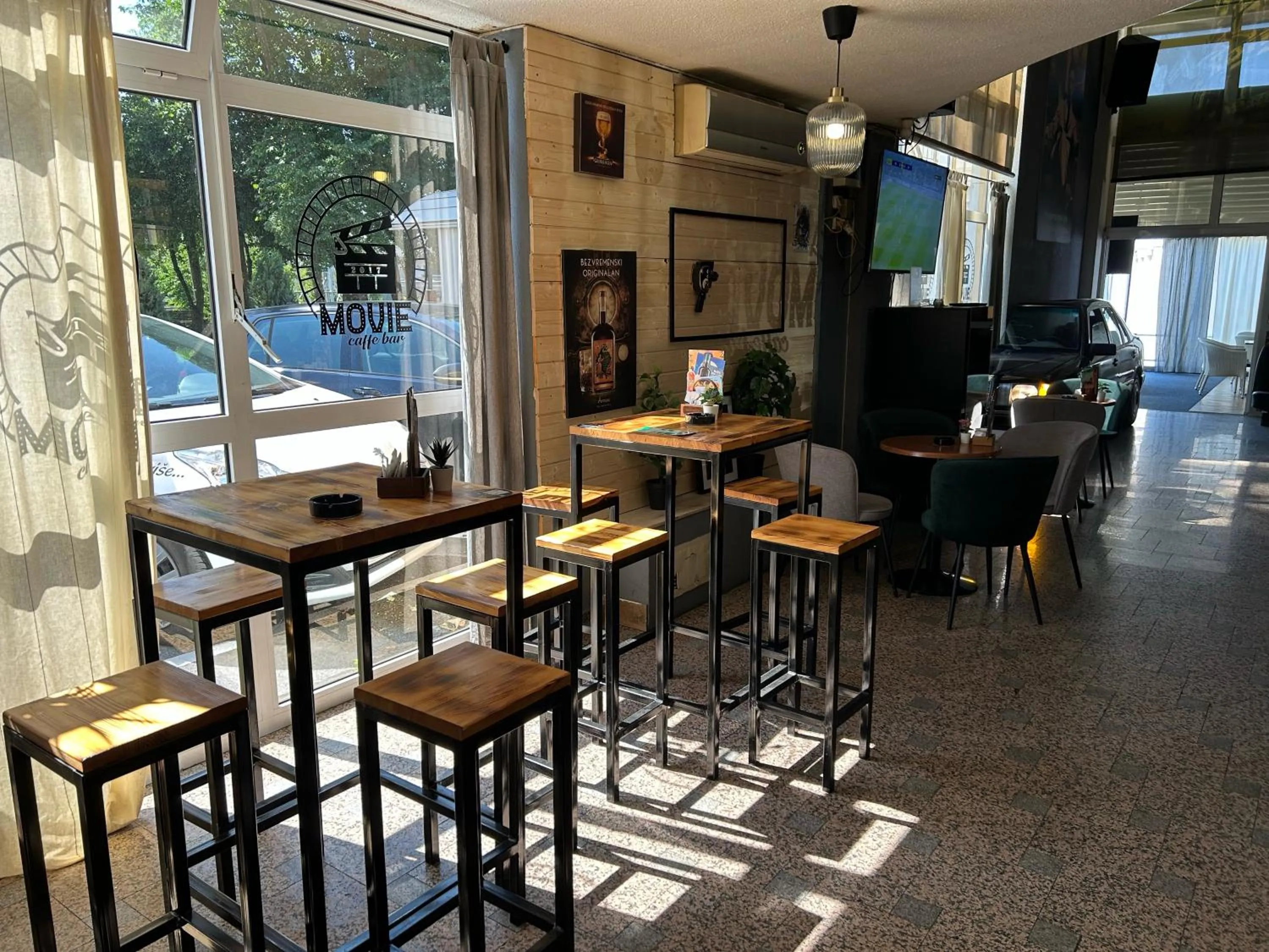 Property building in Rooms Laguna