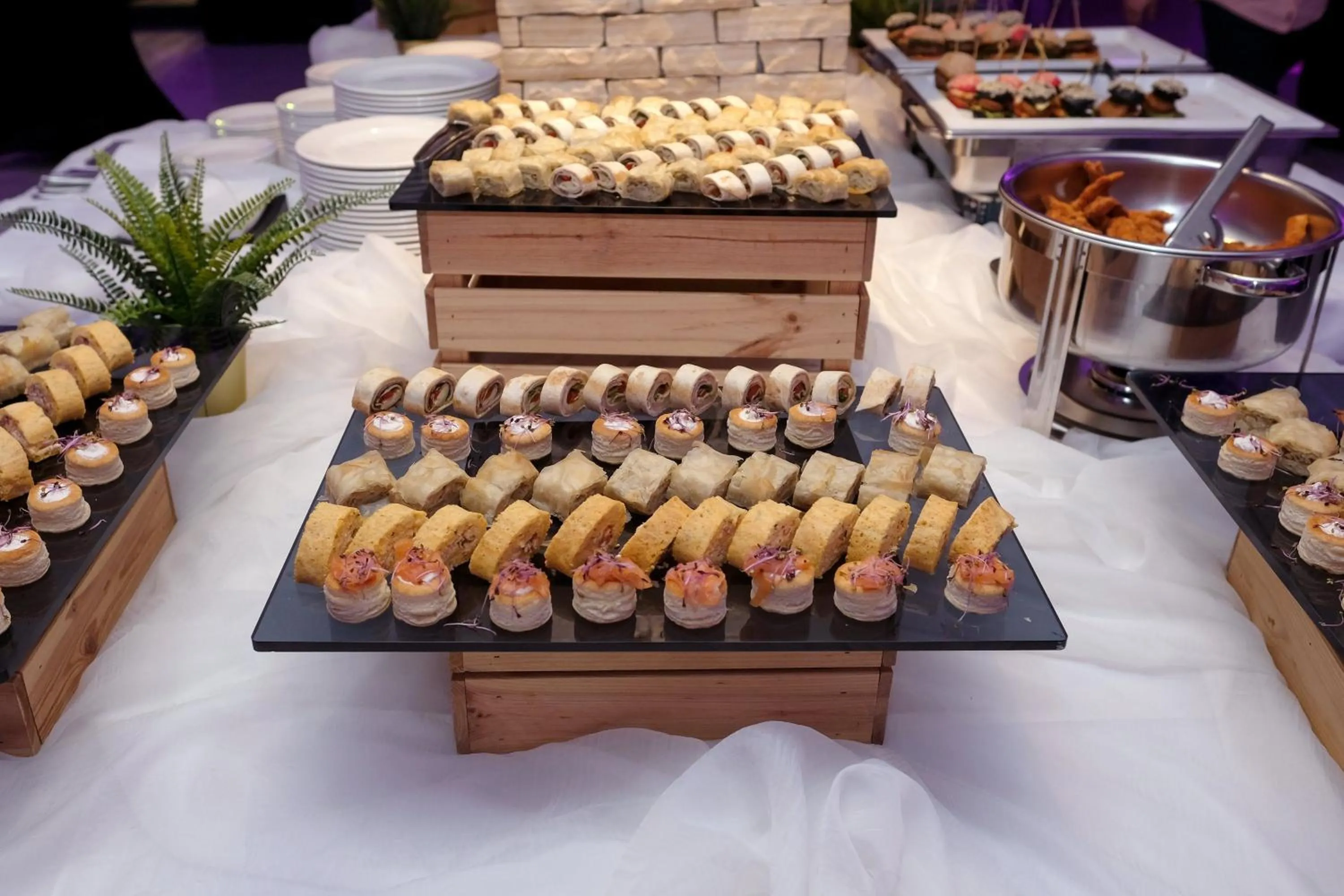 Food in Rooms Laguna