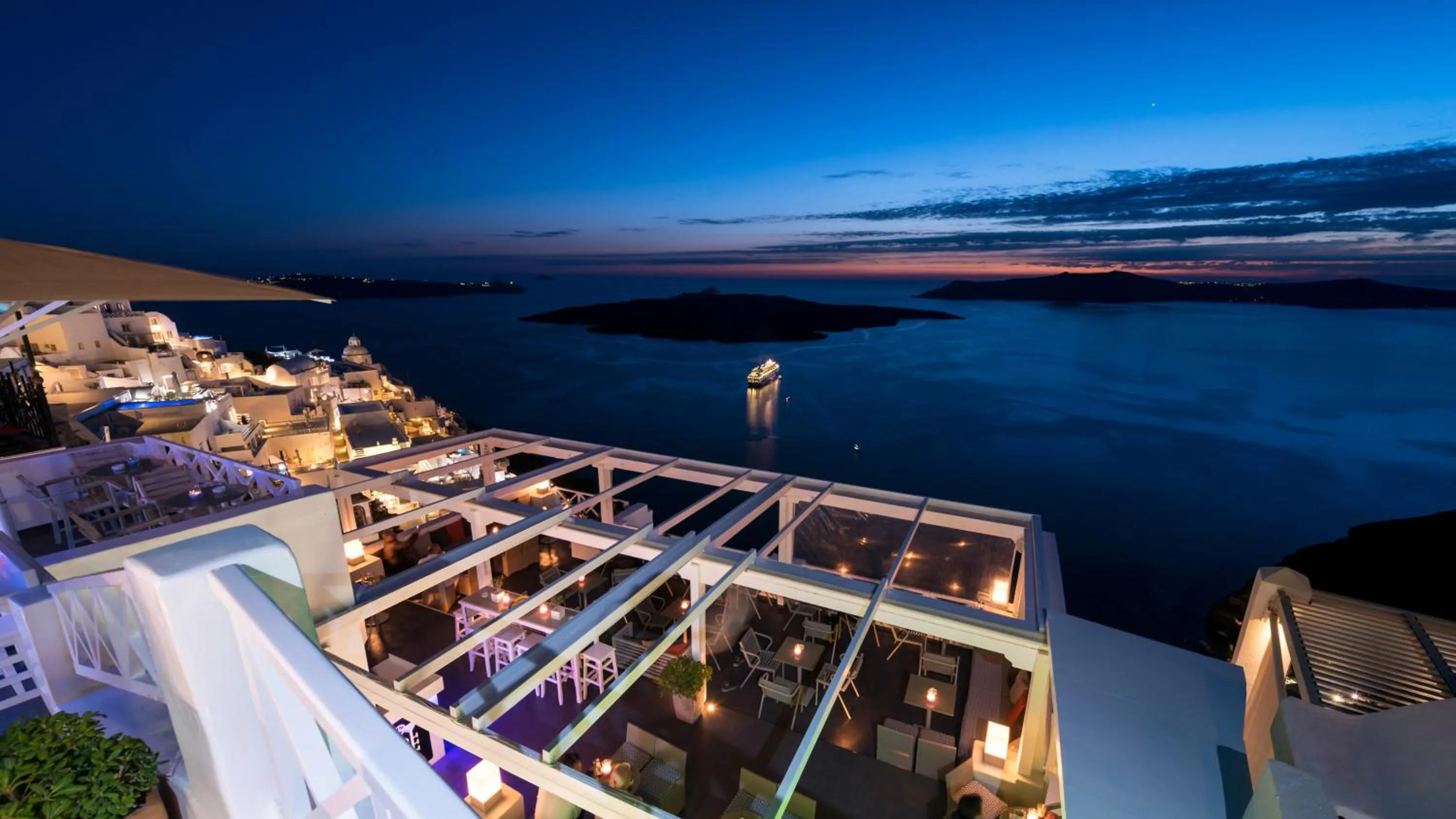 Restaurant/places to eat in Iriana Suites