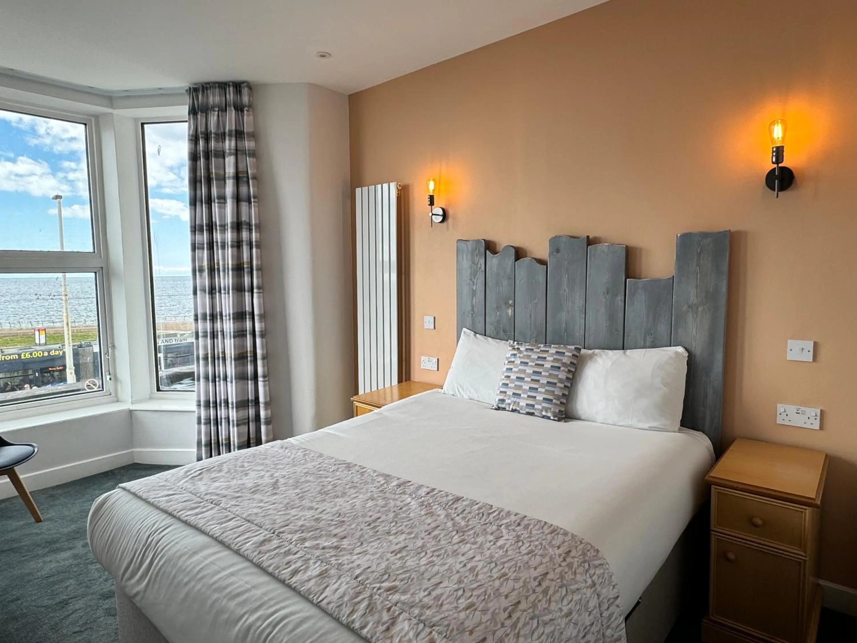 Bedroom, Bed in Craig-y-Don